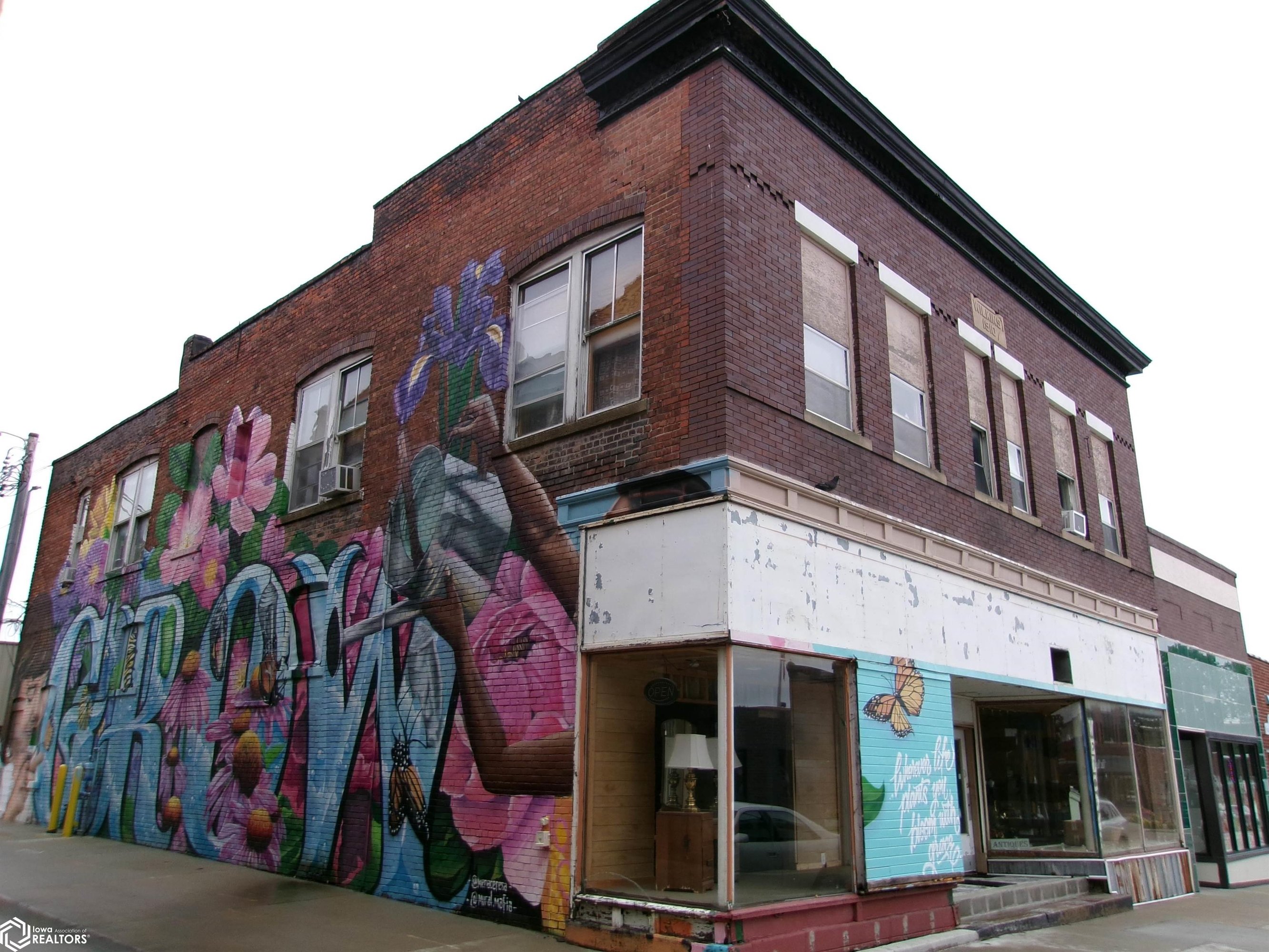 210 W Montgomery St, Creston, IA 50801