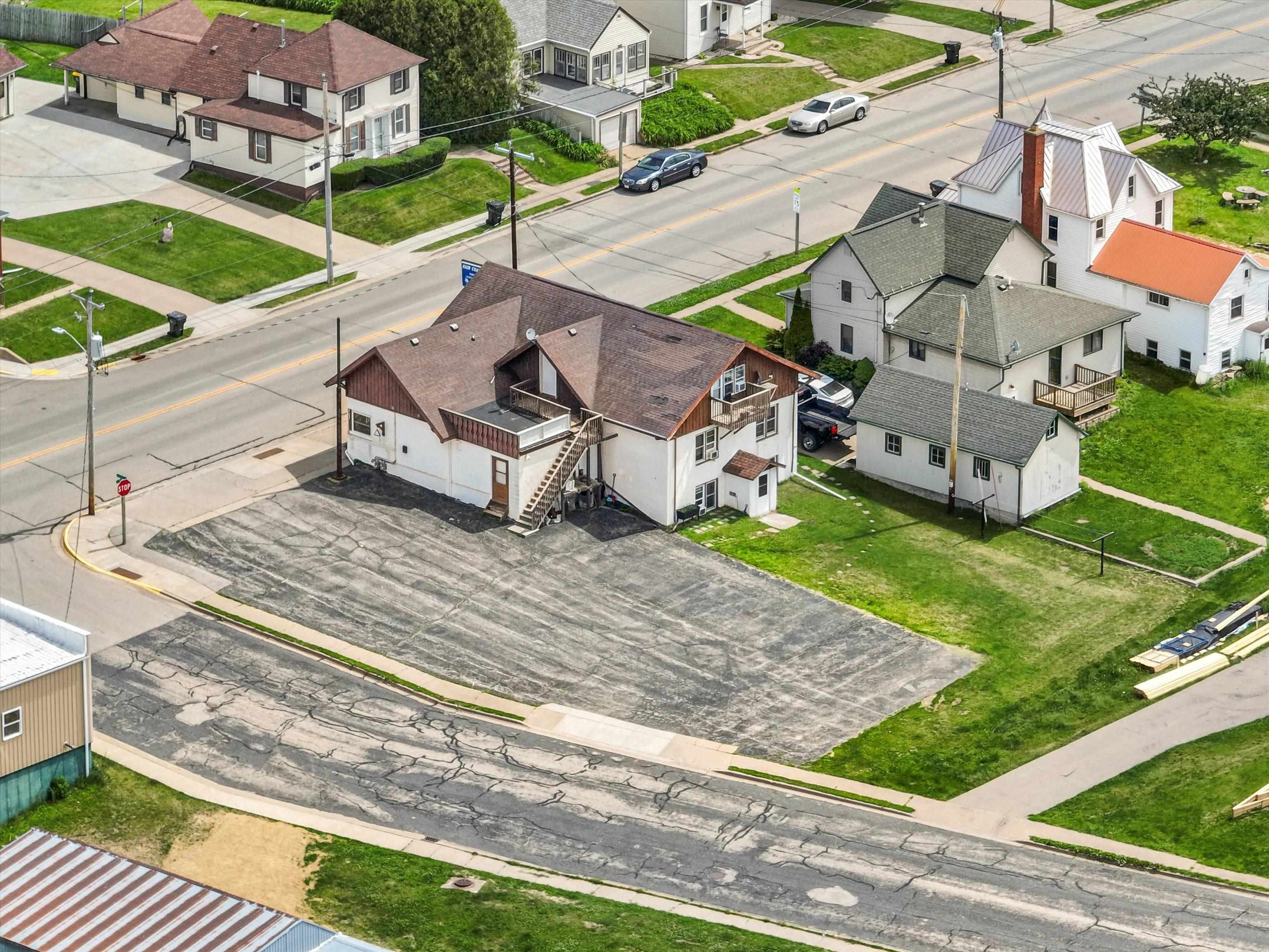 445 W Main St, Dickeyville, WI 53808