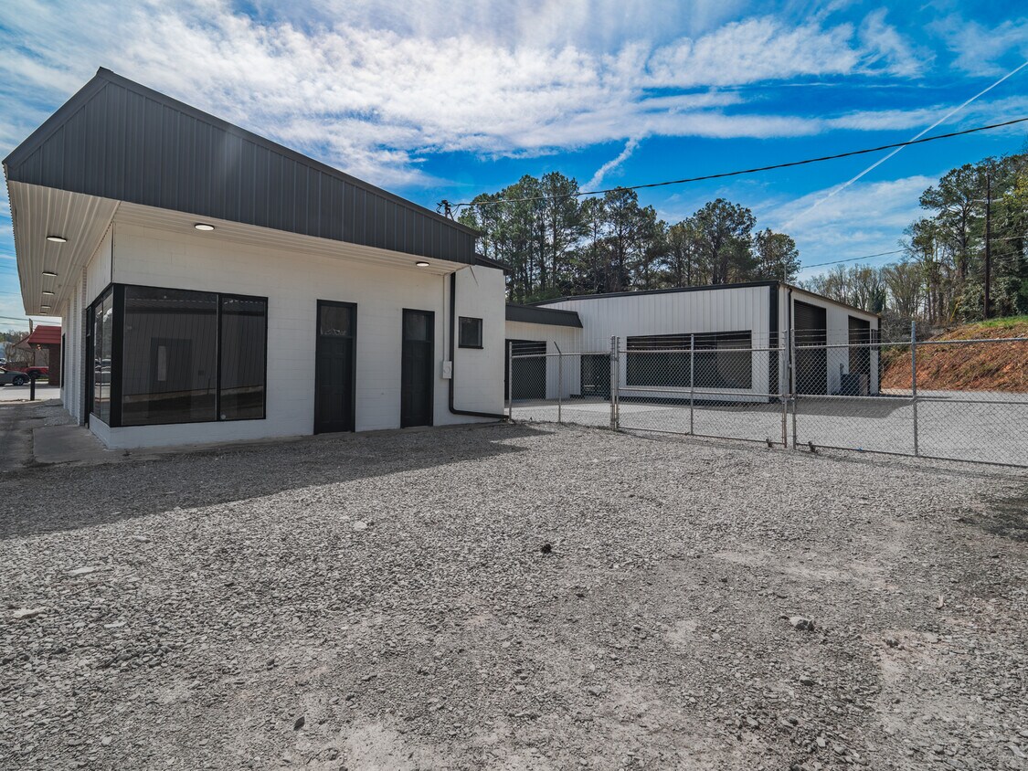 540 Church St, Jasper, GA 30143-1376