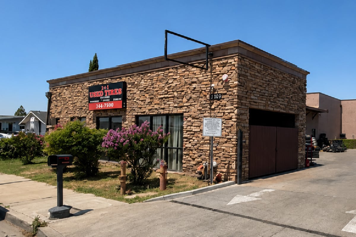 1109 Barstow Ave, Clovis, CA 93612