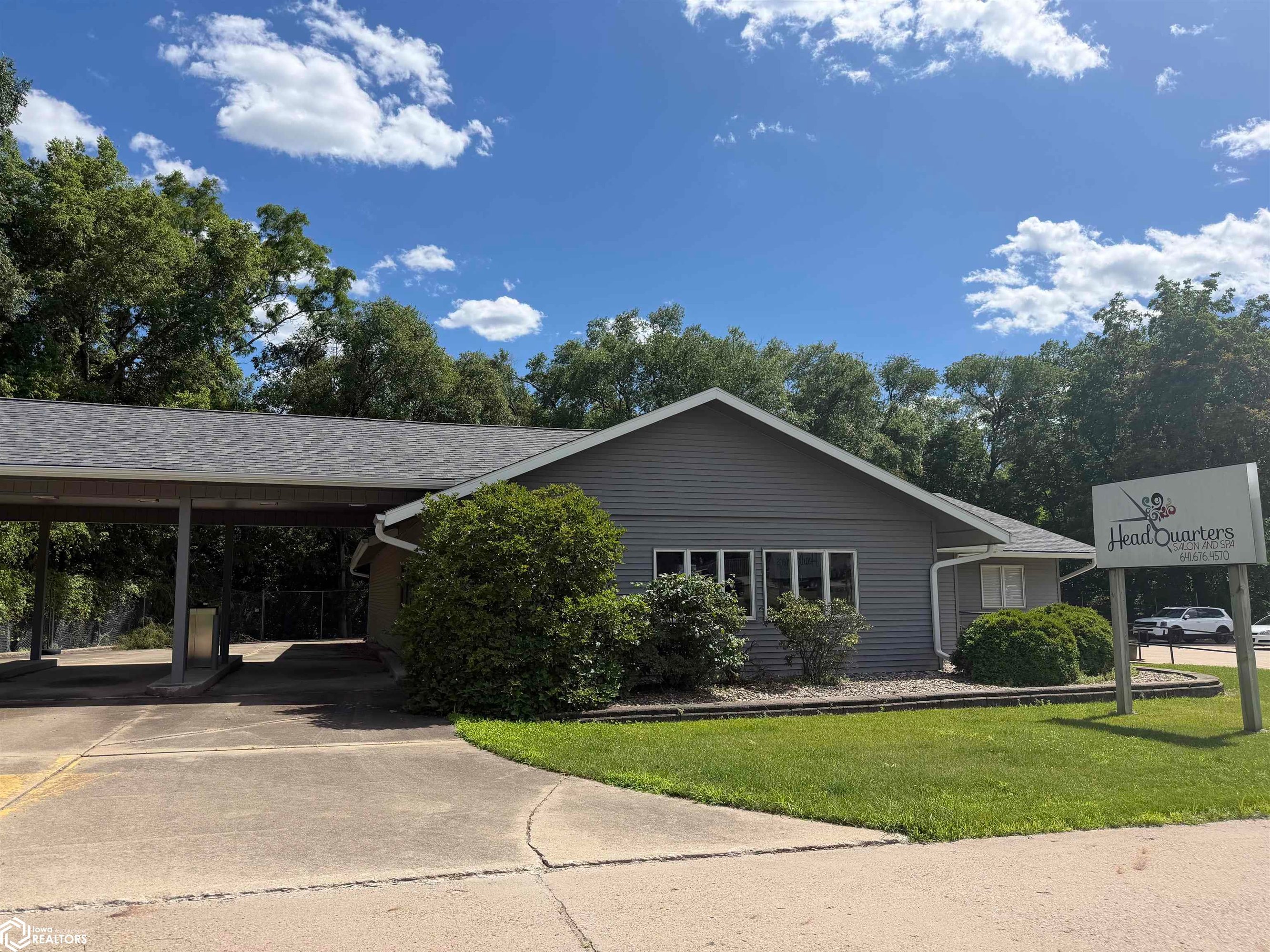 1506 A Ave E, Oskaloosa, IA 52577