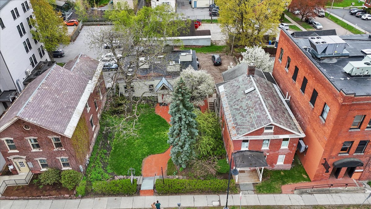87 College St, Burlington, VT 05401