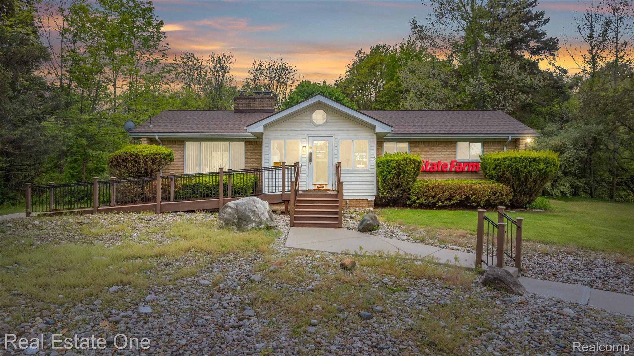 7217 Sashabaw Rd, Clarkston, MI 48348