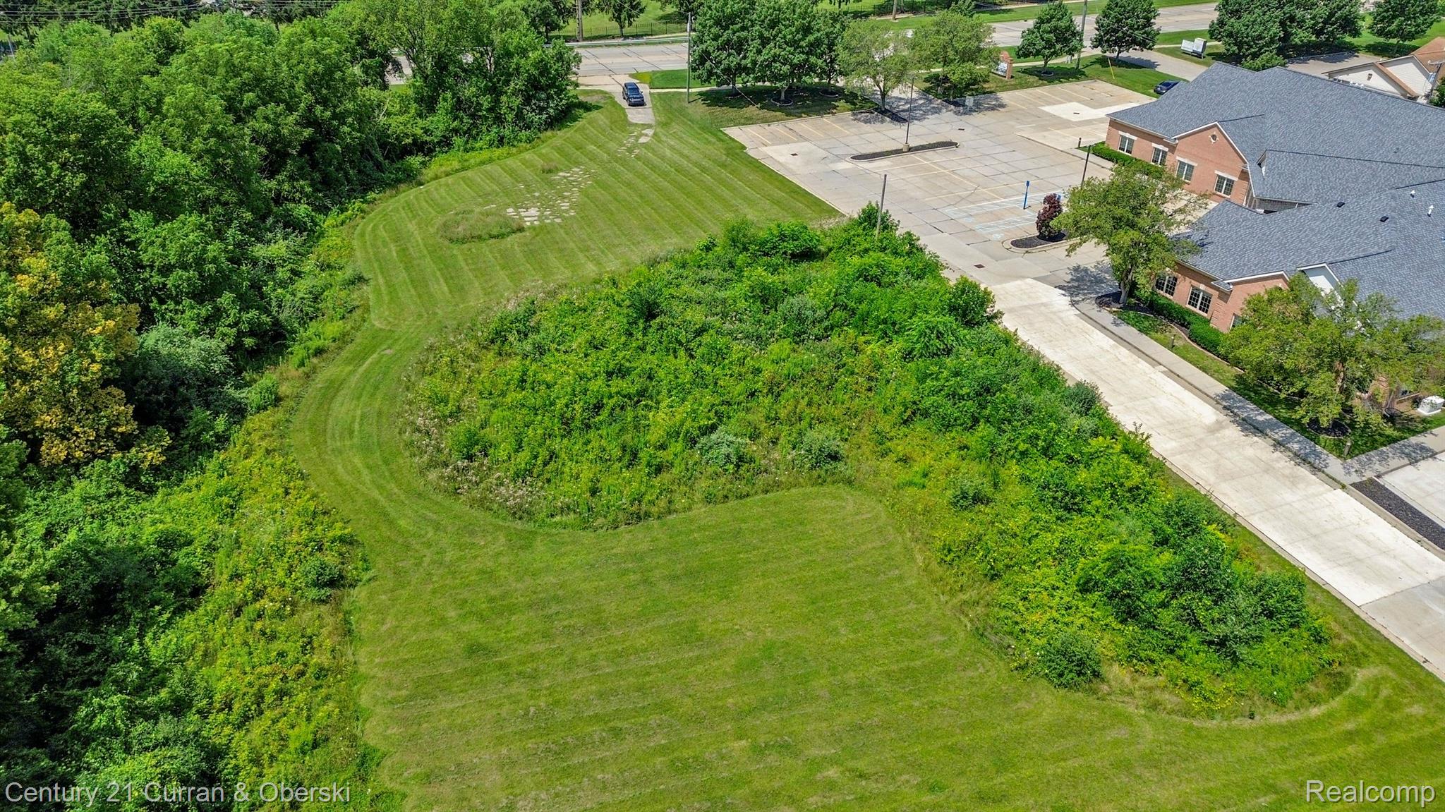 38500 Garfield Rd, Clinton Township, MI 48038