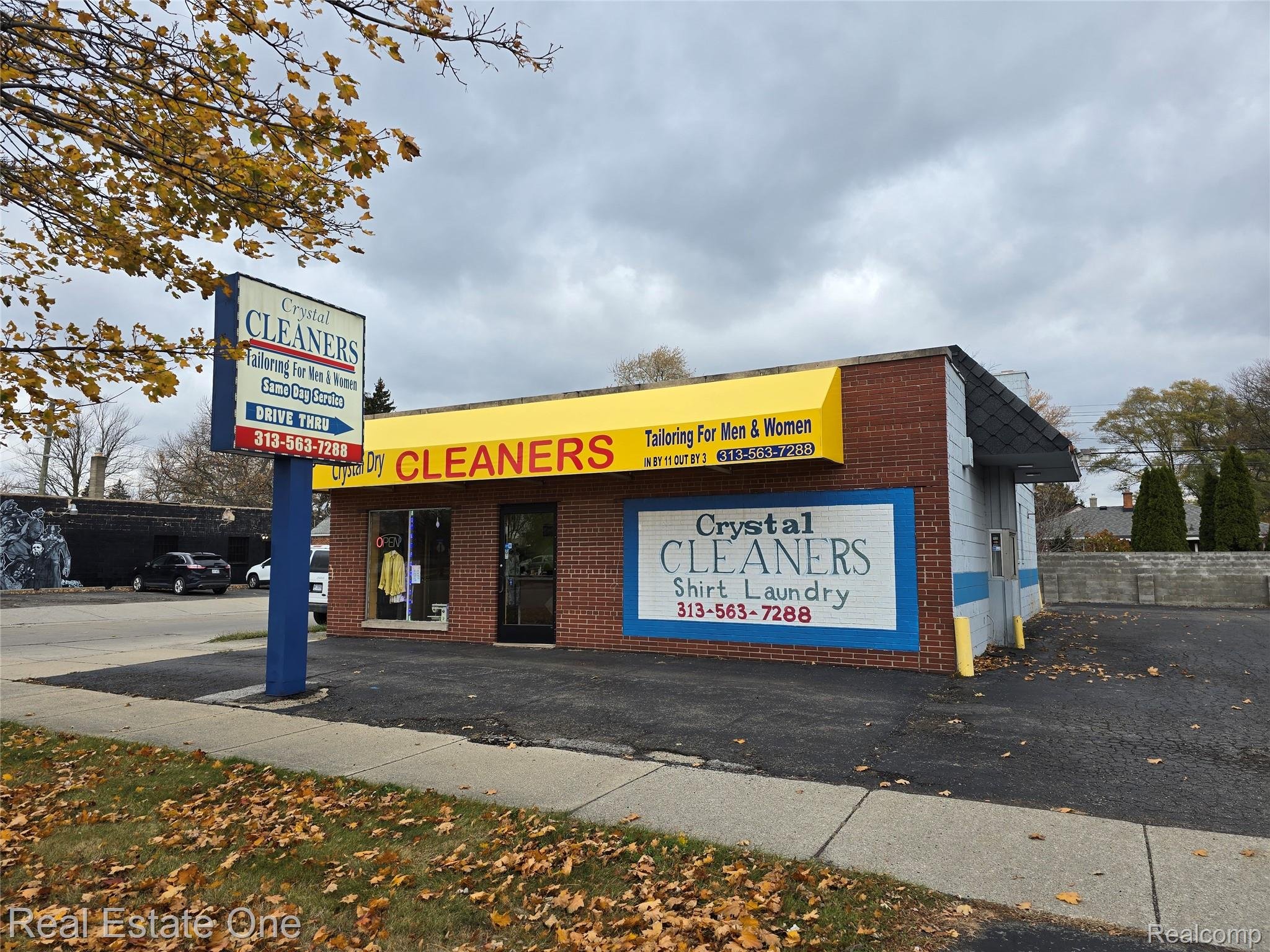 20640 Van Born Rd, Dearborn Heights, MI 48125