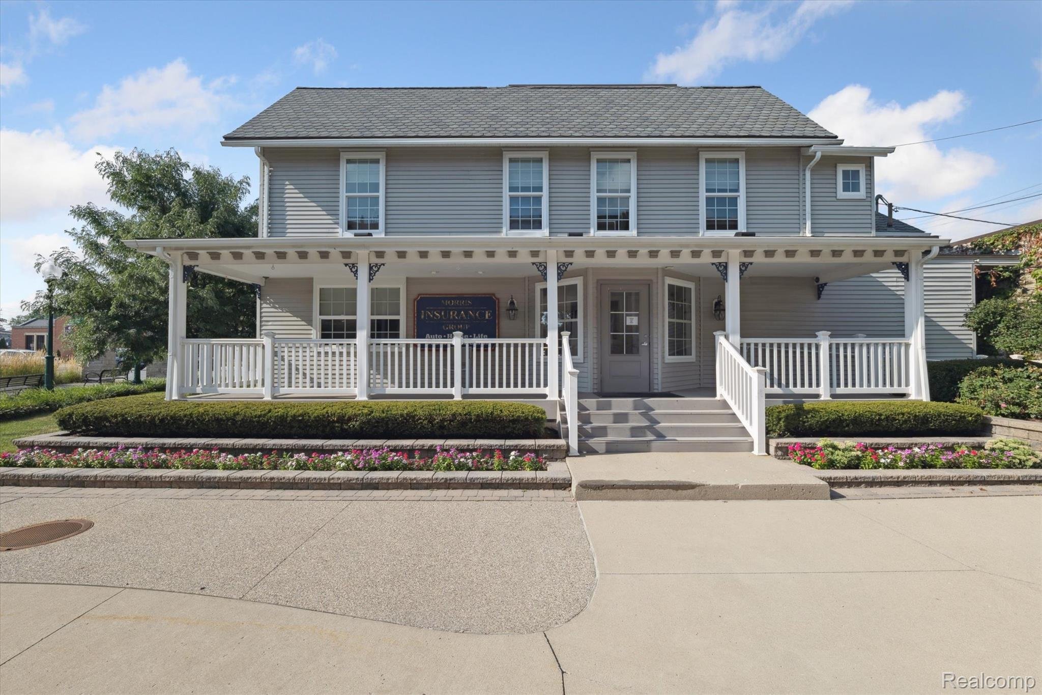 127 W University Dr, Rochester, MI 48307