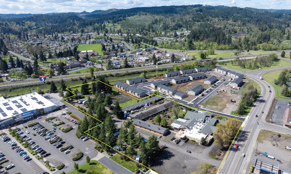 725 Row River Rd, Cottage Grove, OR 97424