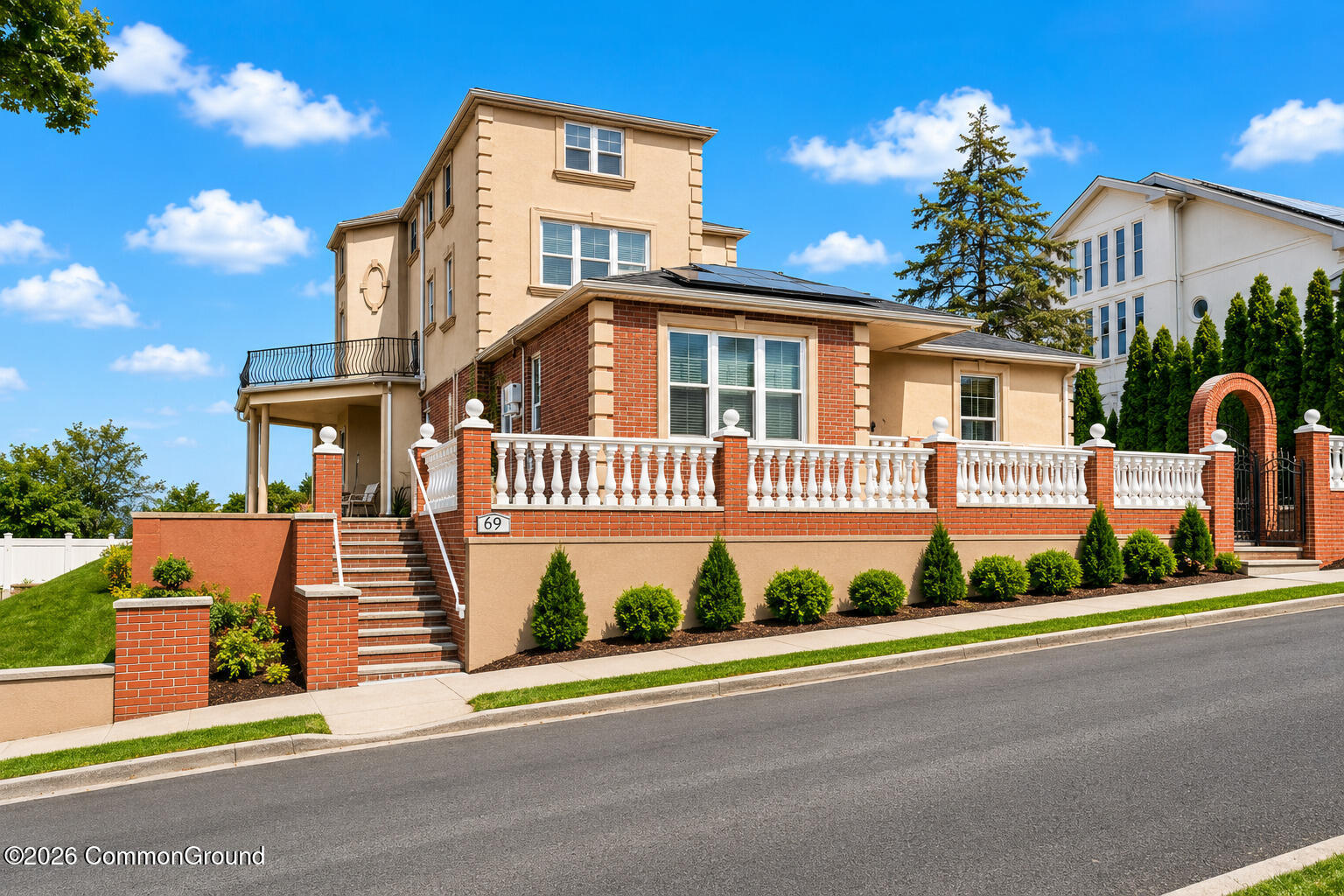 69 Starbuck St, Staten Island, NY 10304