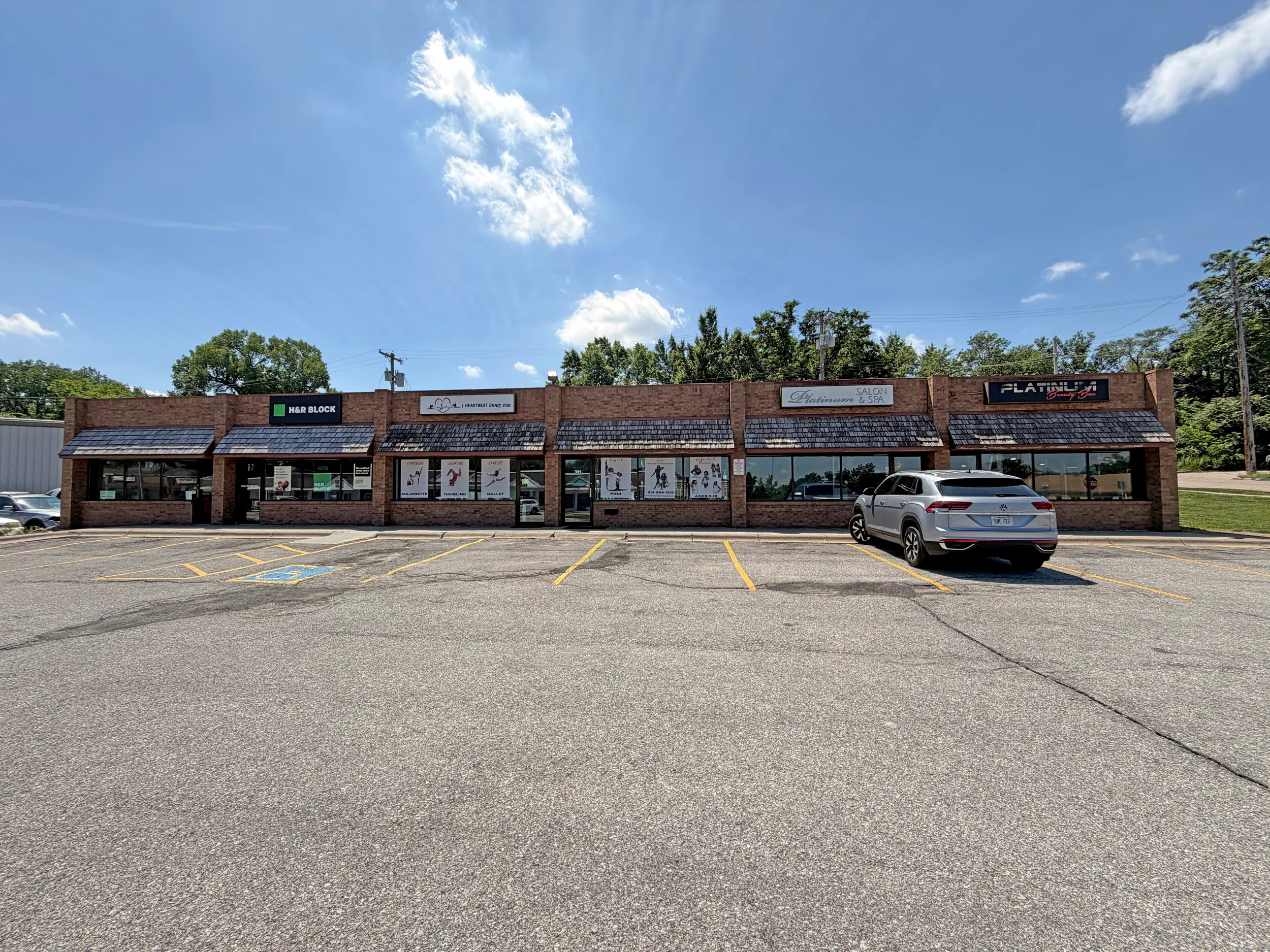 7013 Maple St, Omaha, NE 68104