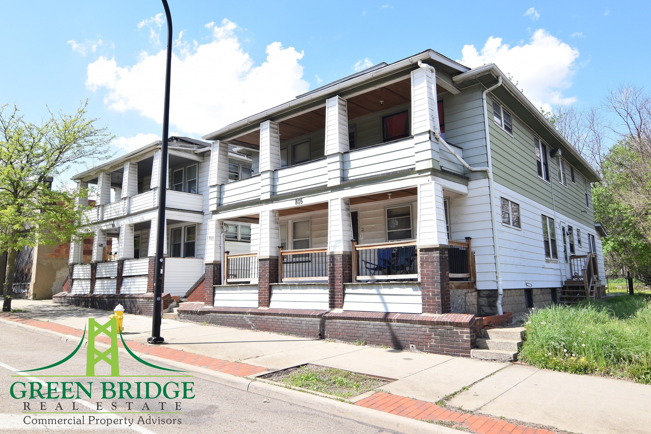 801 East Exchange St, Akron, OH 44306
