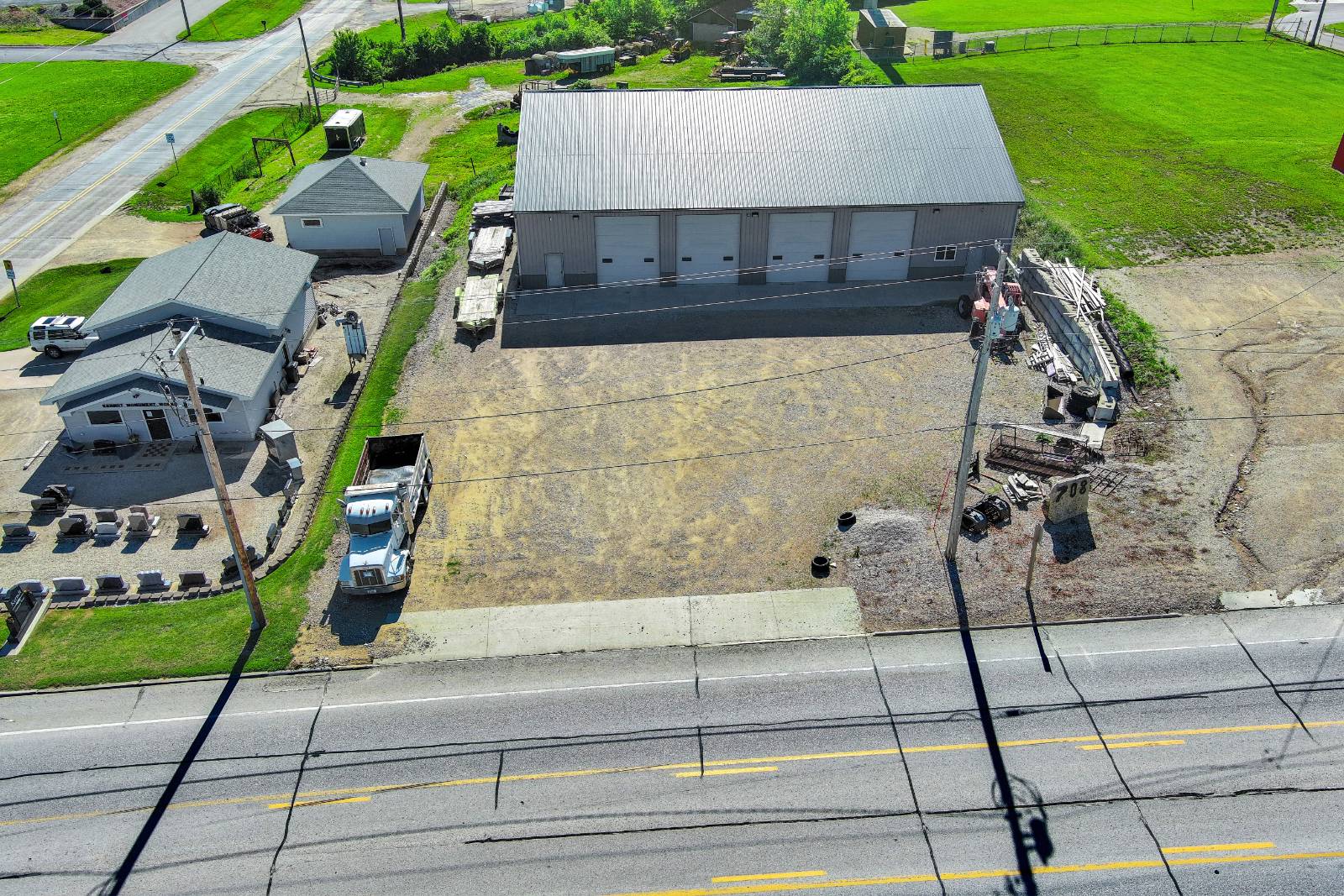 708 Rossville Rd, Waukon, IA 52172
