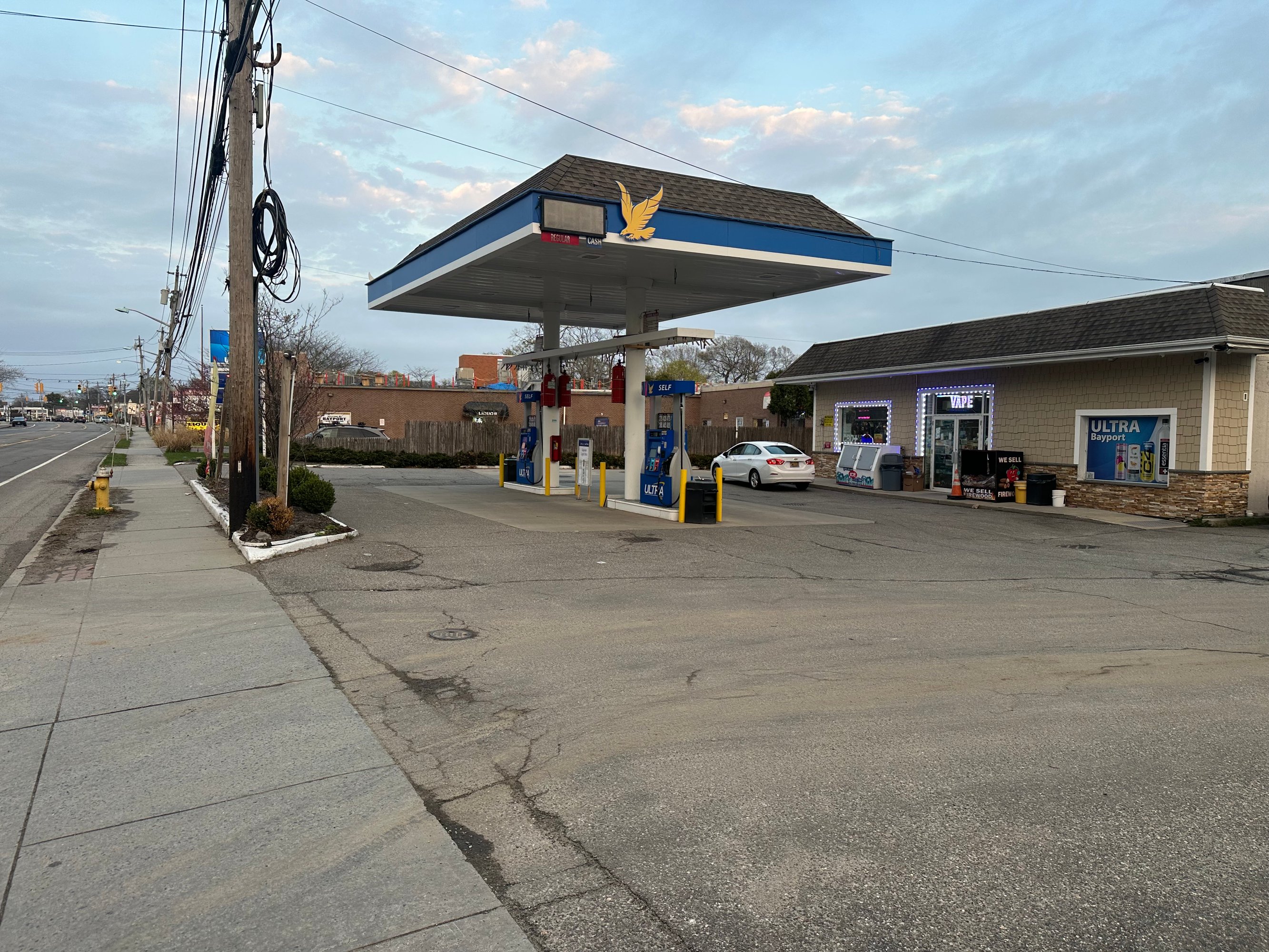 698 Montauk Hwy, Bay Port, NY 11705