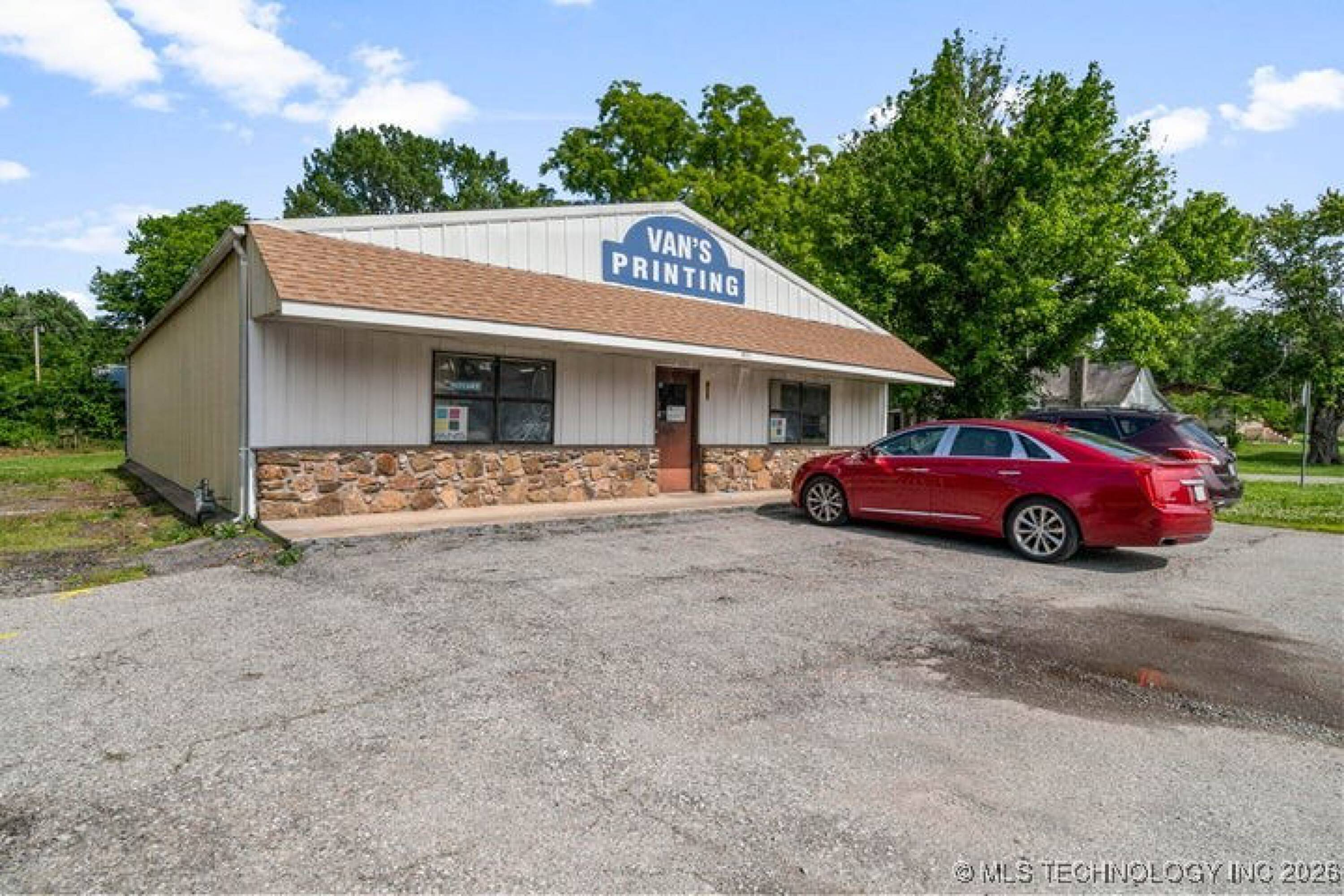 423 South Hazel St, Grove, OK 74344