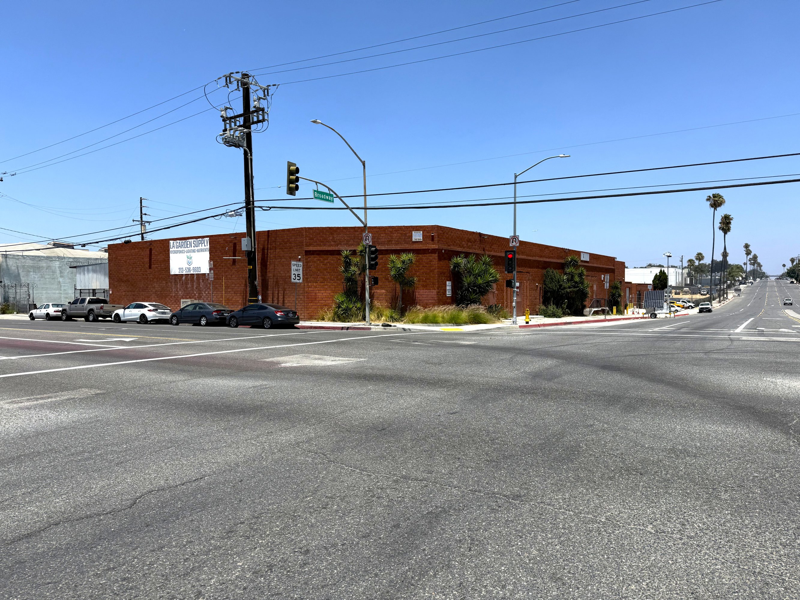 13435 South Broadway, Los Angeles, CA 90061