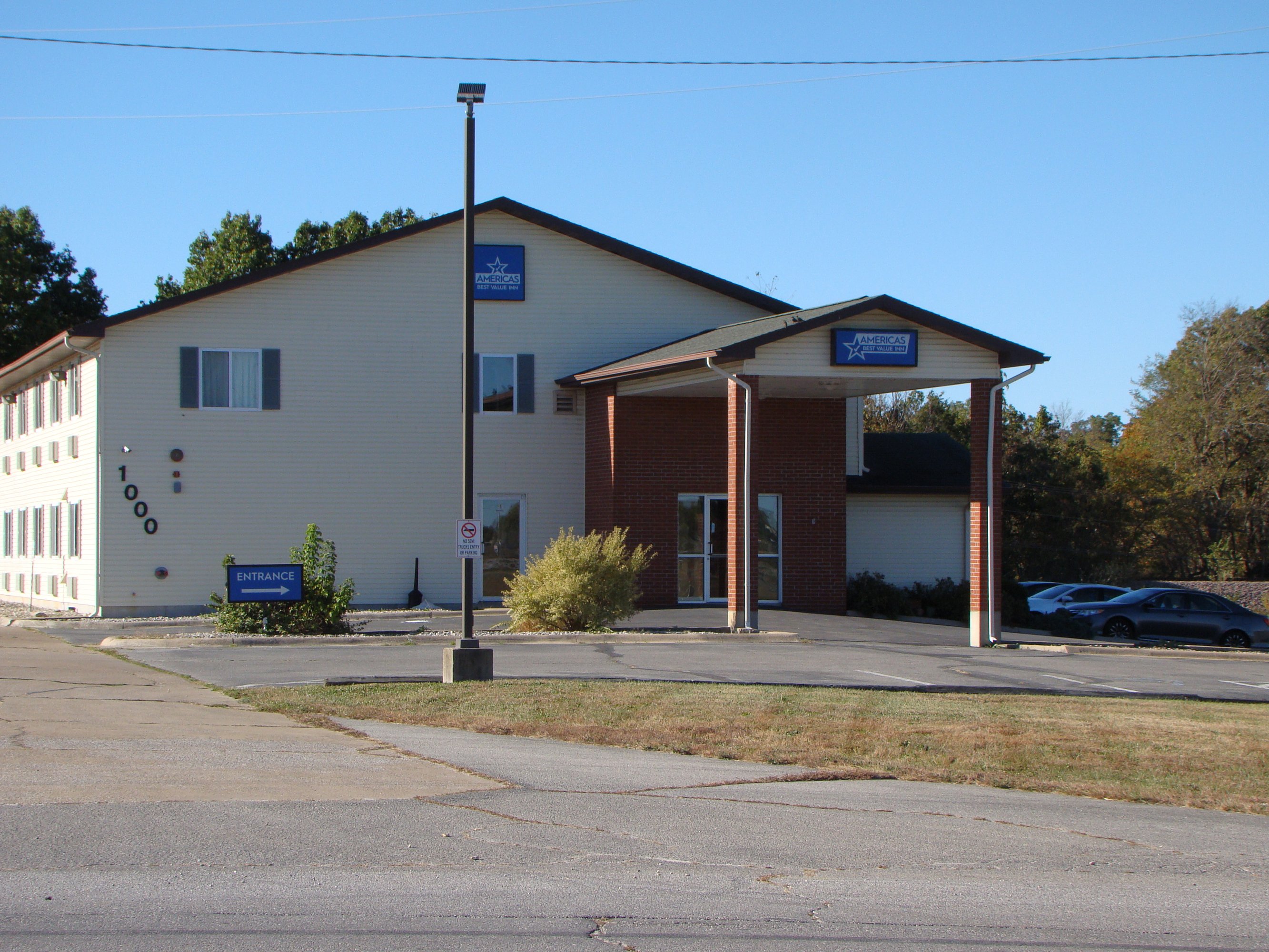1000 E Clinton Ave, Seymour, MO 65746