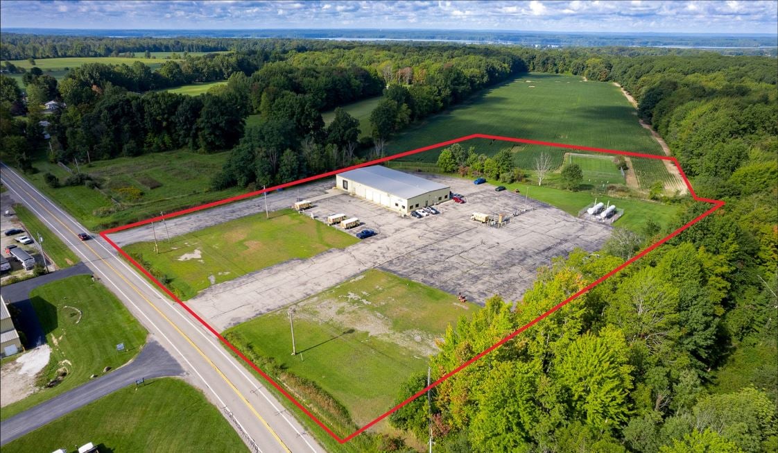 5421 Warren Rd, Cortland, OH 44410