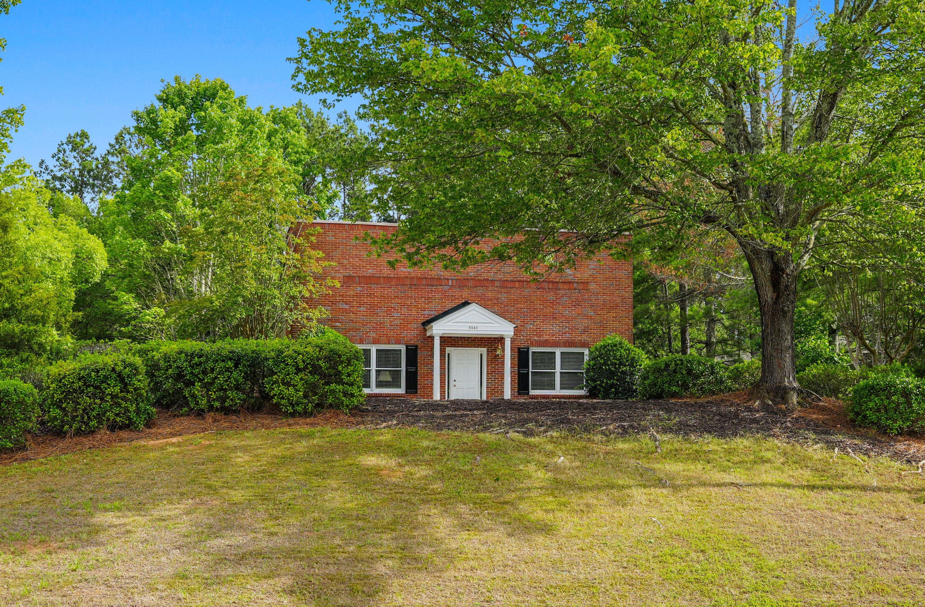 5040 Old Ellis Pt, Roswell, GA 30076