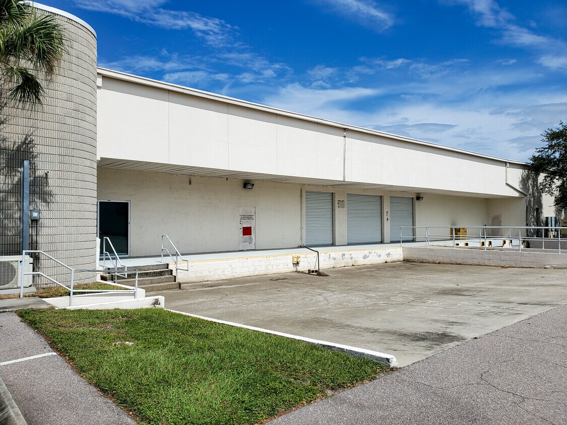 12105 28Th St, St Petersburg, FL 33716