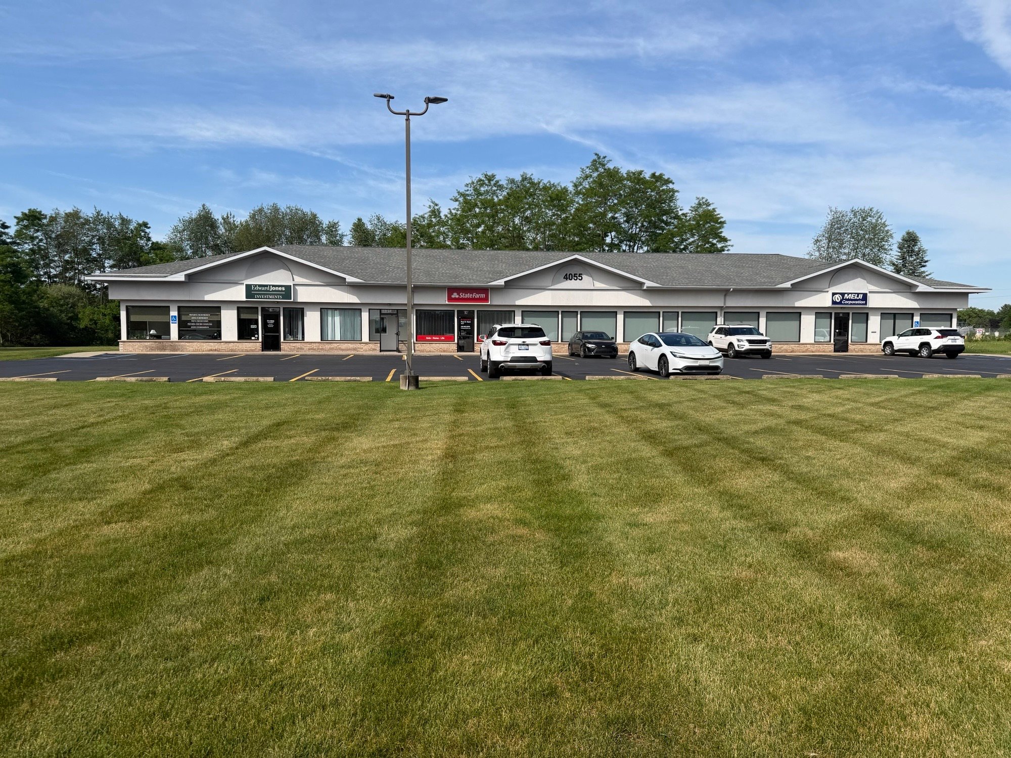 4055 W Dickman Rd, Springfield, MI 49015