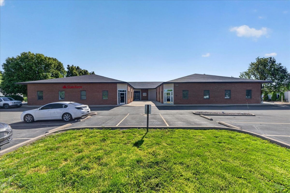 618 Cepi Dr, Chesterfield, MO 63005