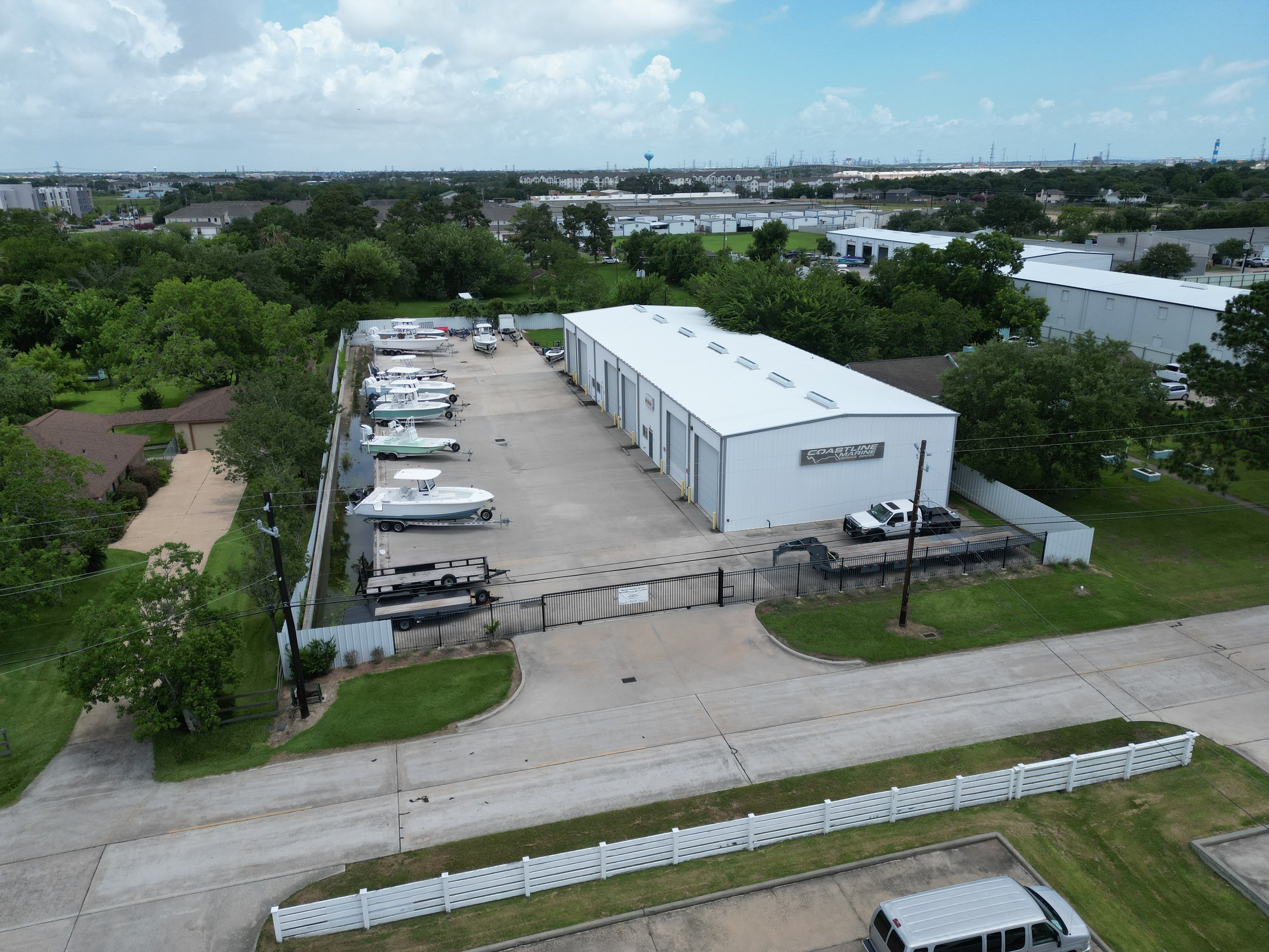 1008 Delesandri Ln, Kemah, TX 77565