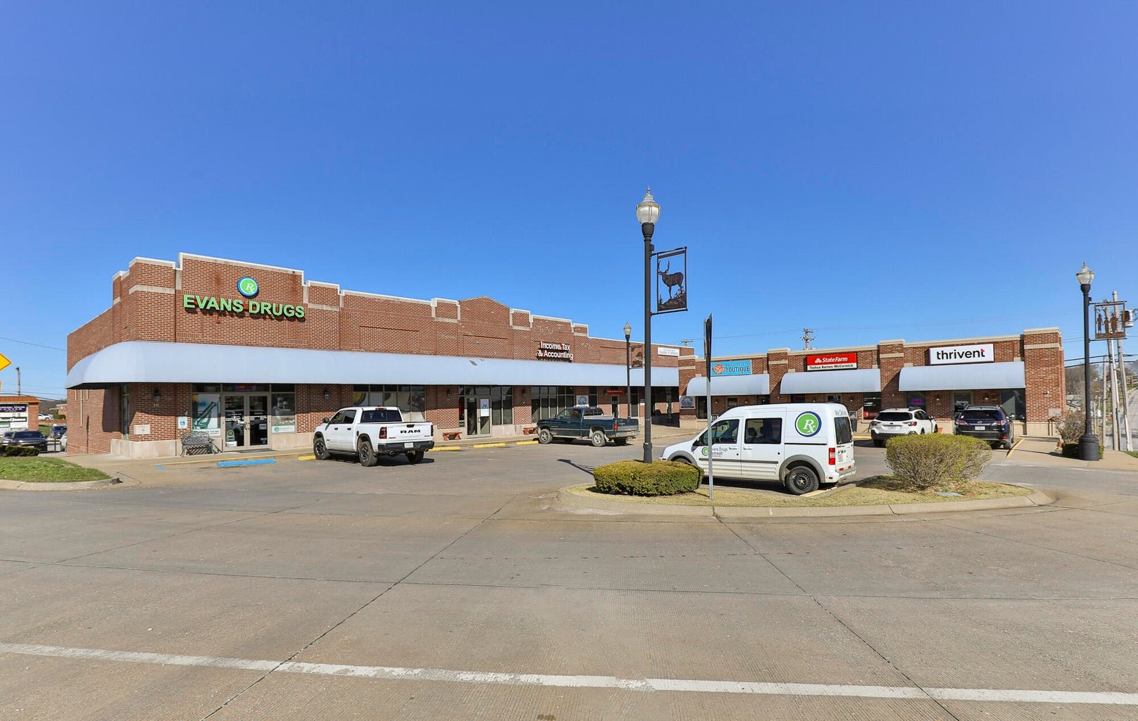 21 Public Sq, Stockton, MO 65785