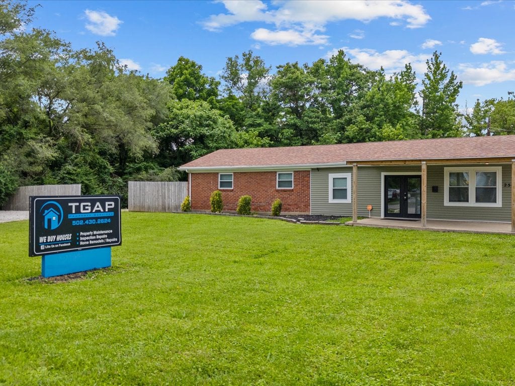 2505 Lincoln Dr, Clarksville, IN 47129