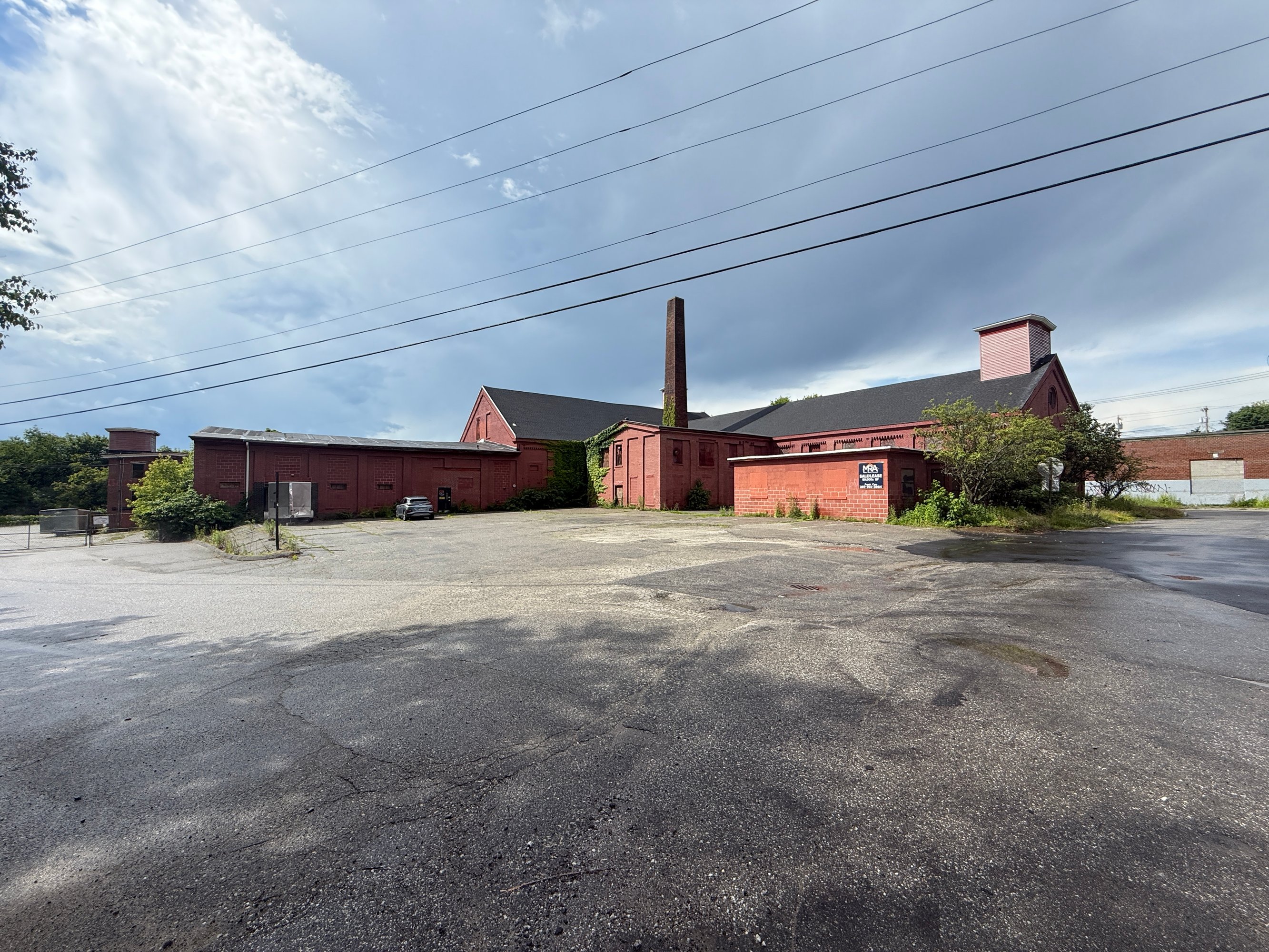3 Middle St, Lewiston, ME 04240