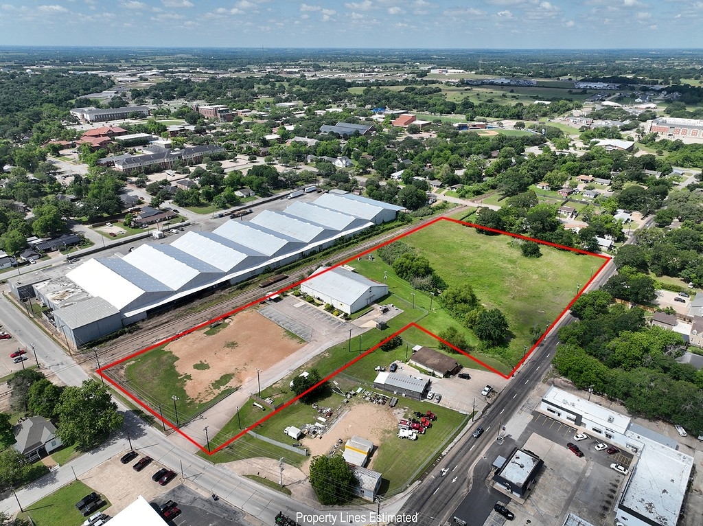206 S Jackson St, Brenham, TX 77833