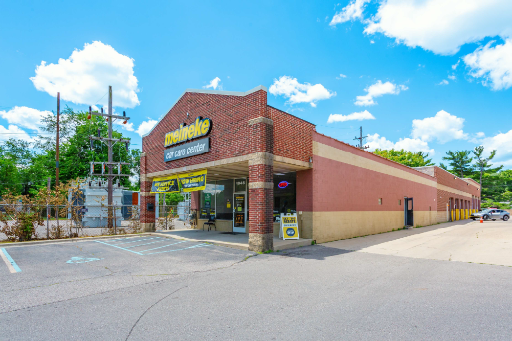 1845 Wayne Rd, Westland, MI 48185-3772