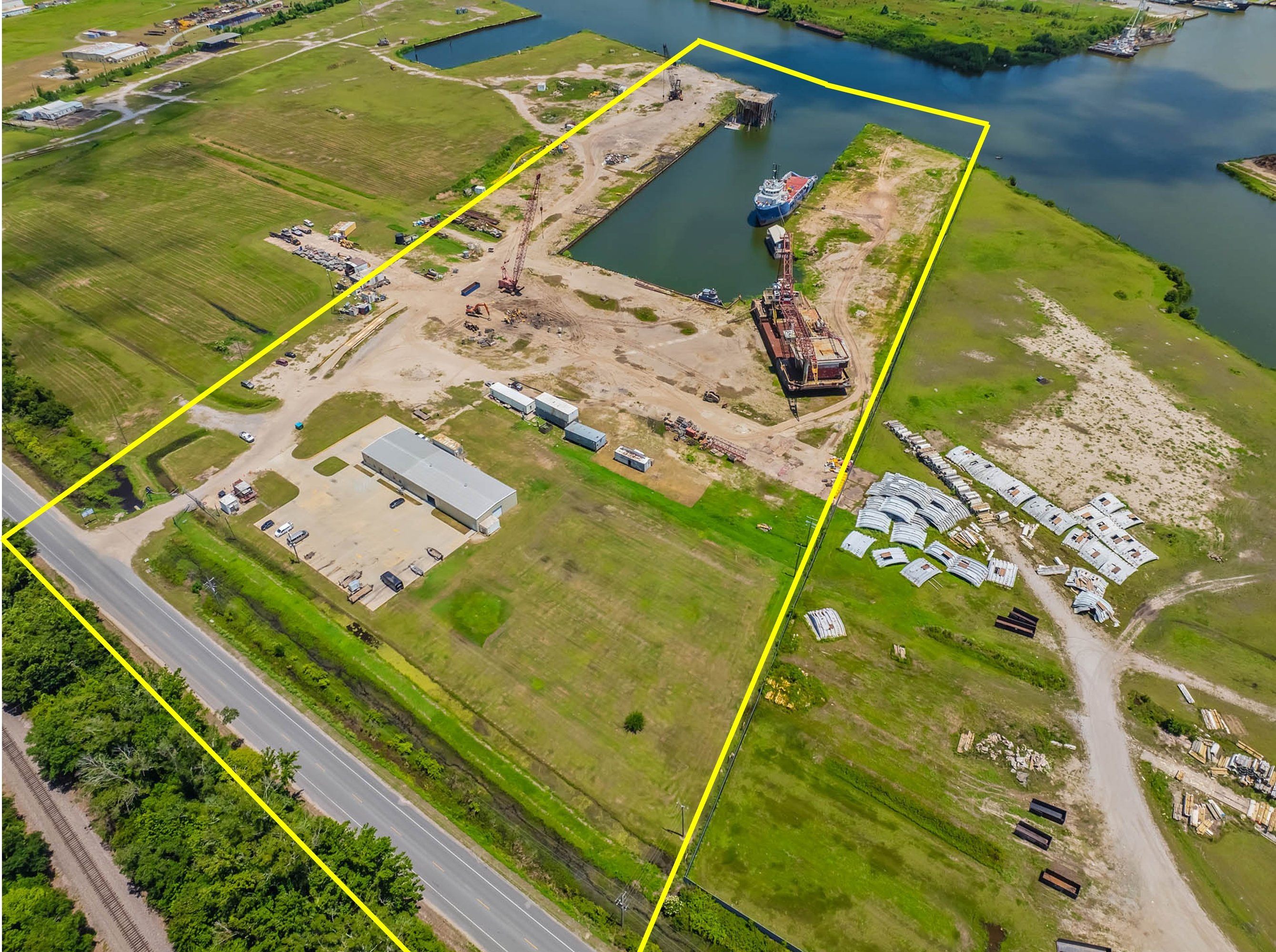 6813 Bayou Black Dr, Gibson, LA 70356