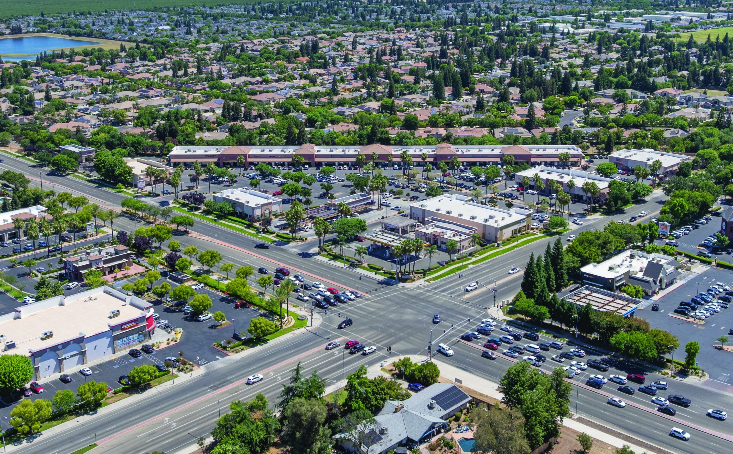 1215 N Willow Ave, Clovis, CA 93619
