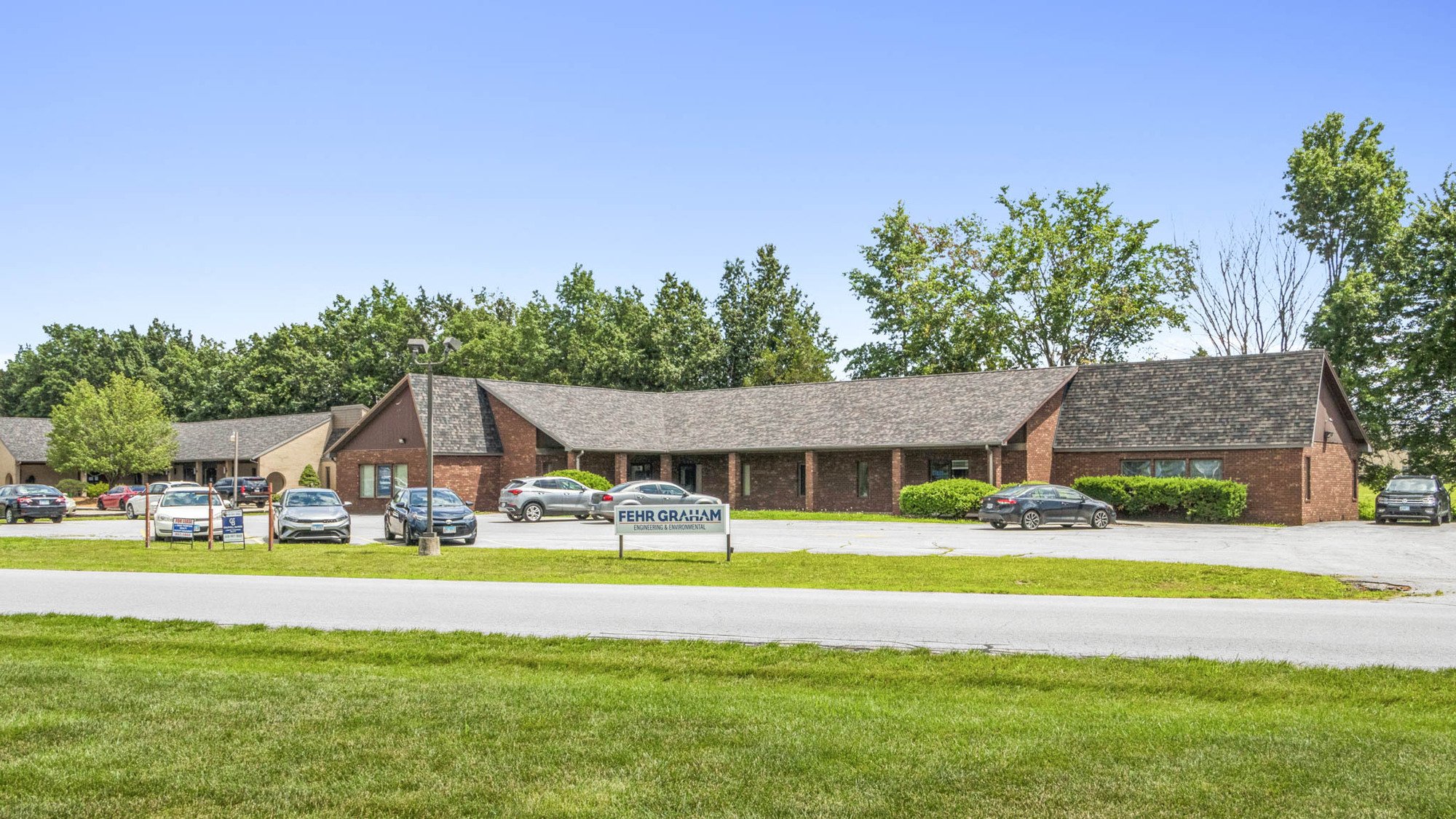 103 Airway Dr, Marion, IL 62959