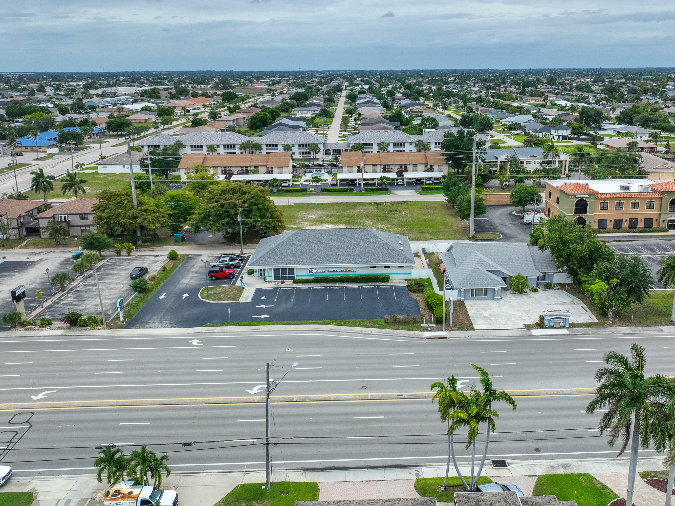 715 Cape Coral Pkwy West, Cape Coral, FL 33914