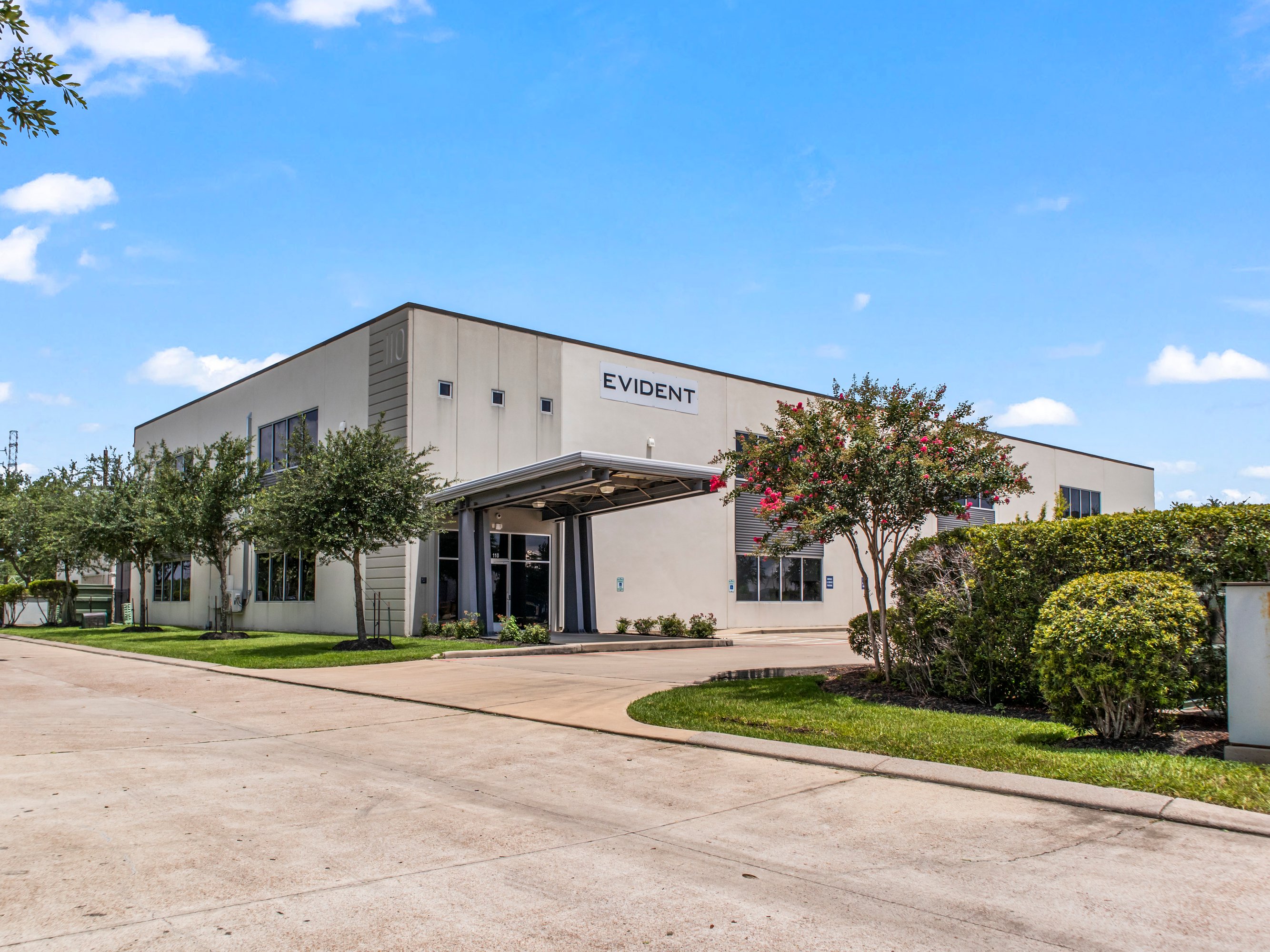 110 Magellan Cir, Webster, TX 77598