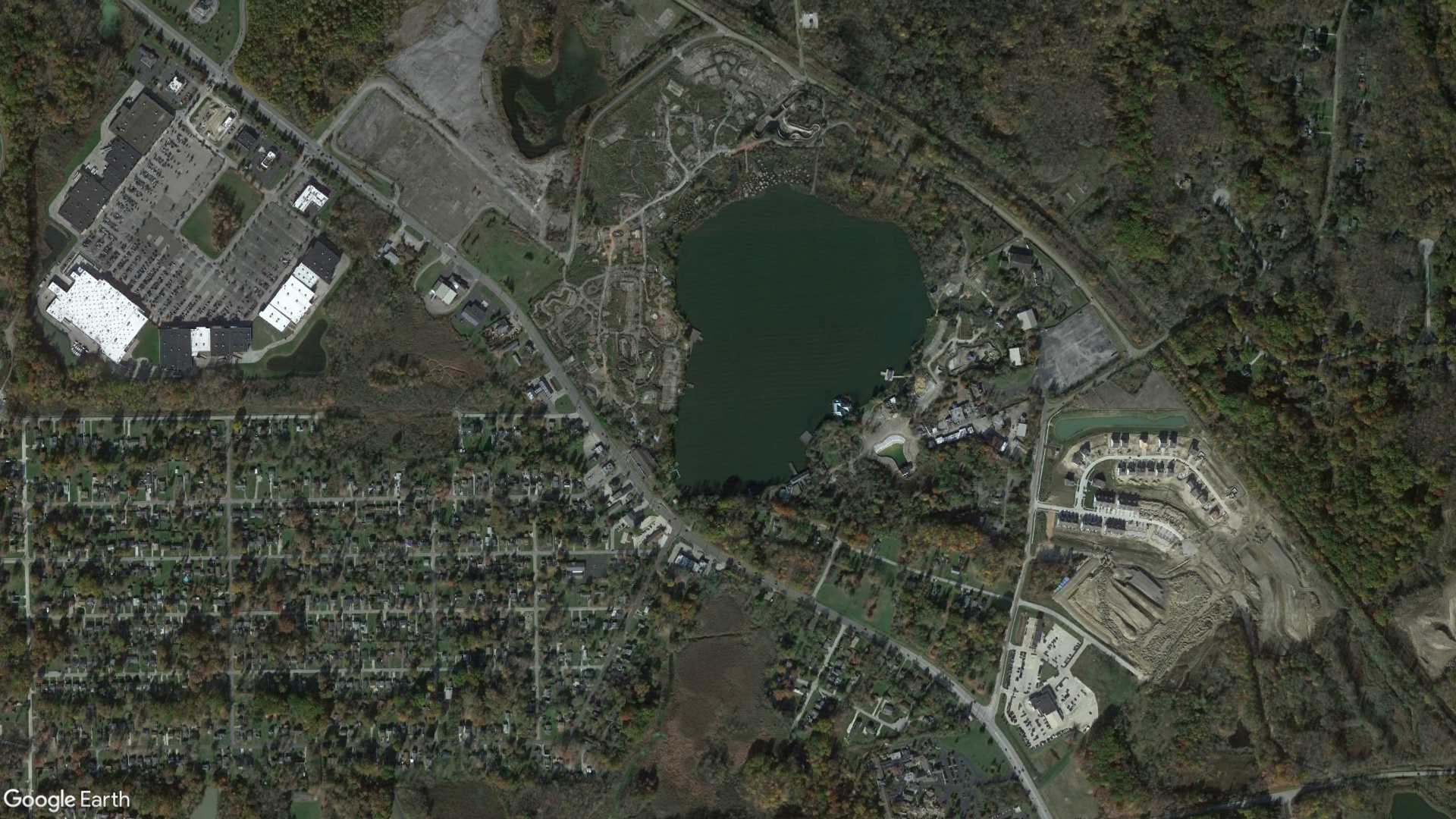 1060 N Aurora Rd, Aurora, OH 44202