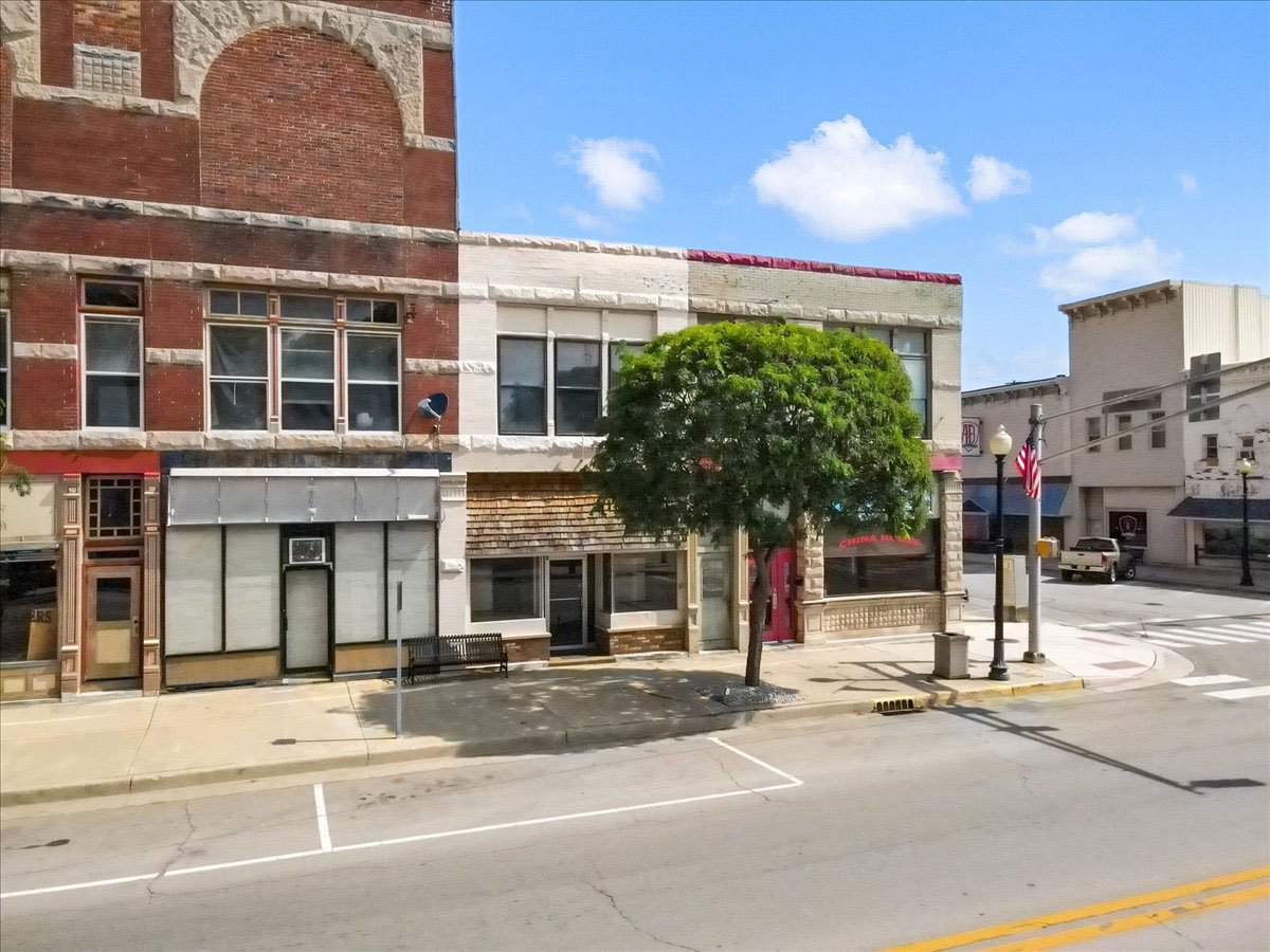 102 W Washington St, Winchester, IN 47394