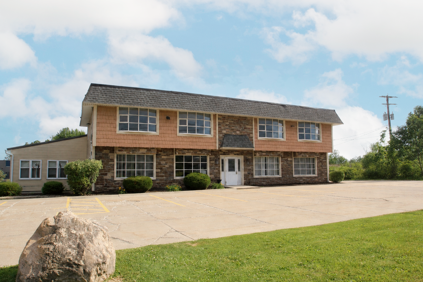 2648 Medina Rd, Medina, OH 44256