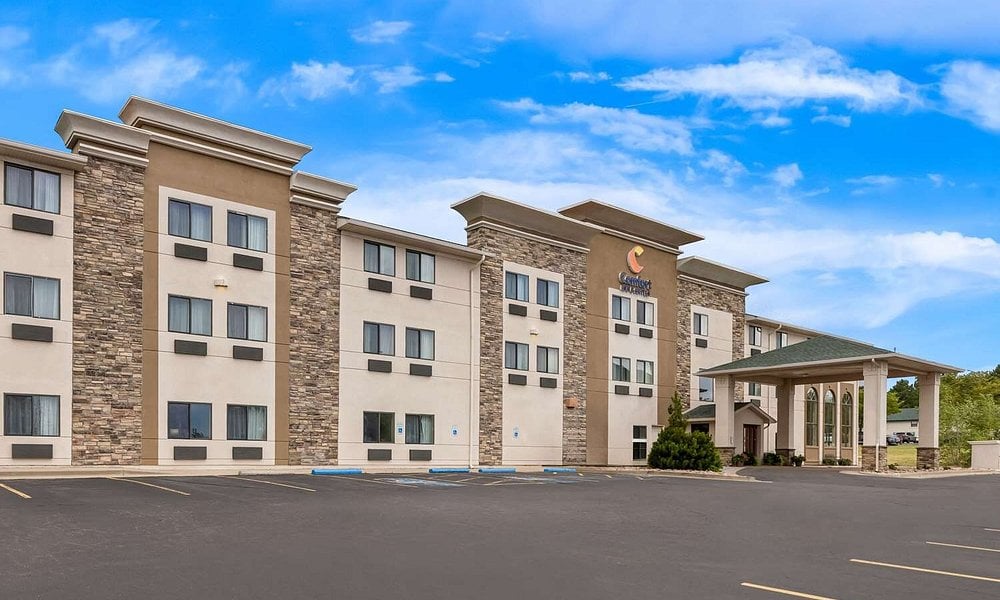 3910 Outlook Blvd, Pueblo, CO 81008