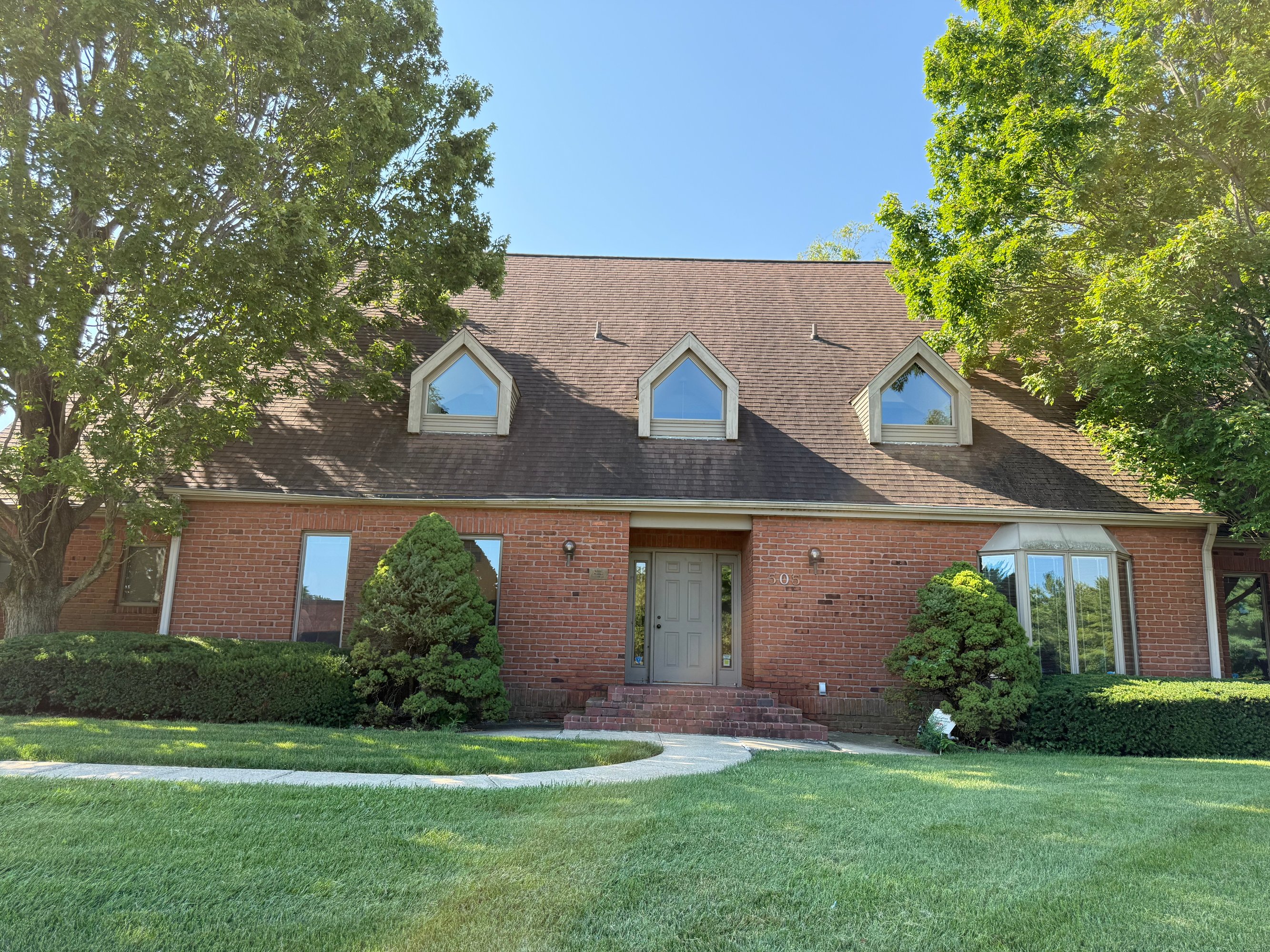 505 Devonshire Dr, Champaign, IL 61820