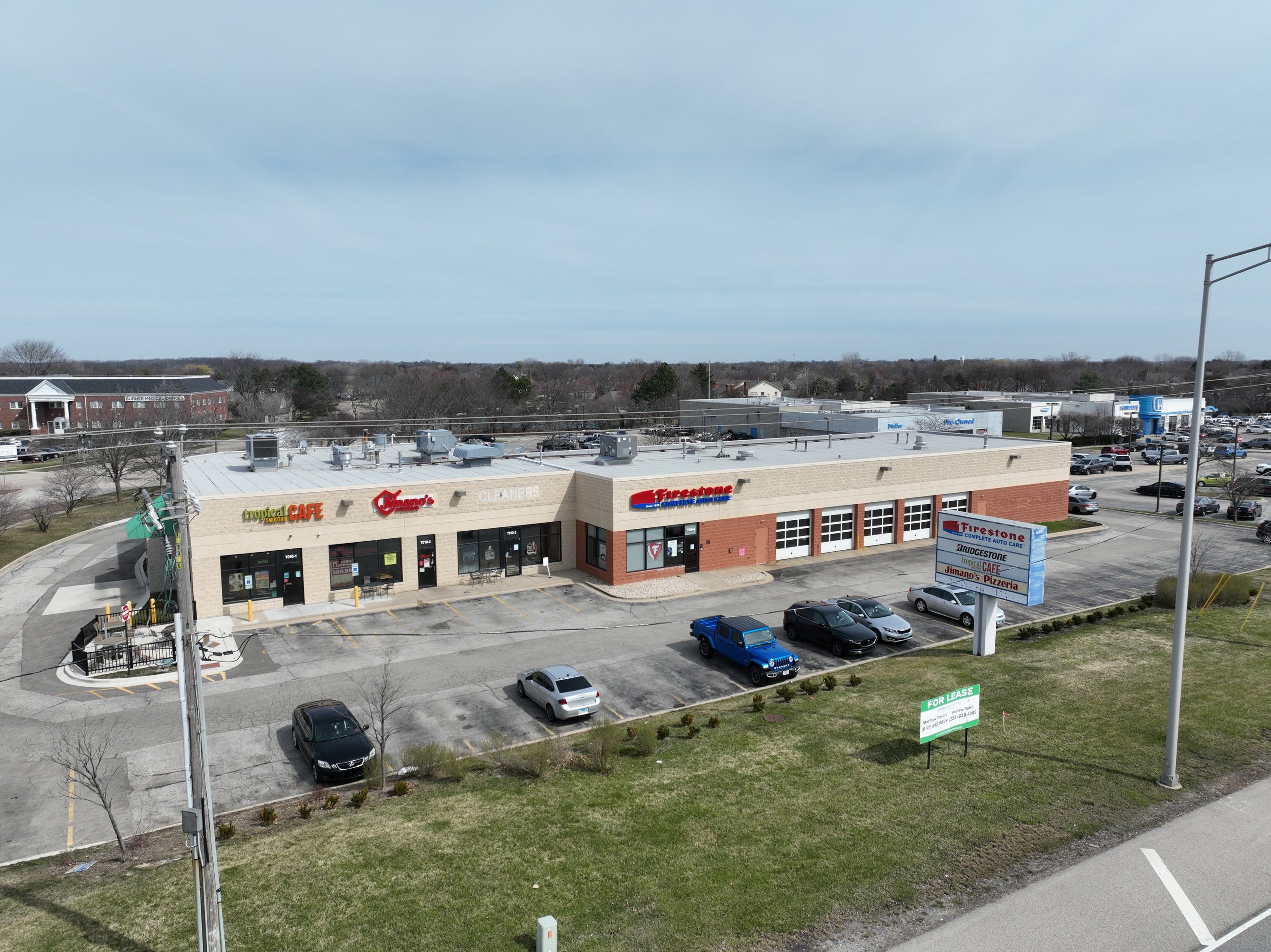 7010 Grand Ave, Gurnee, IL 60031