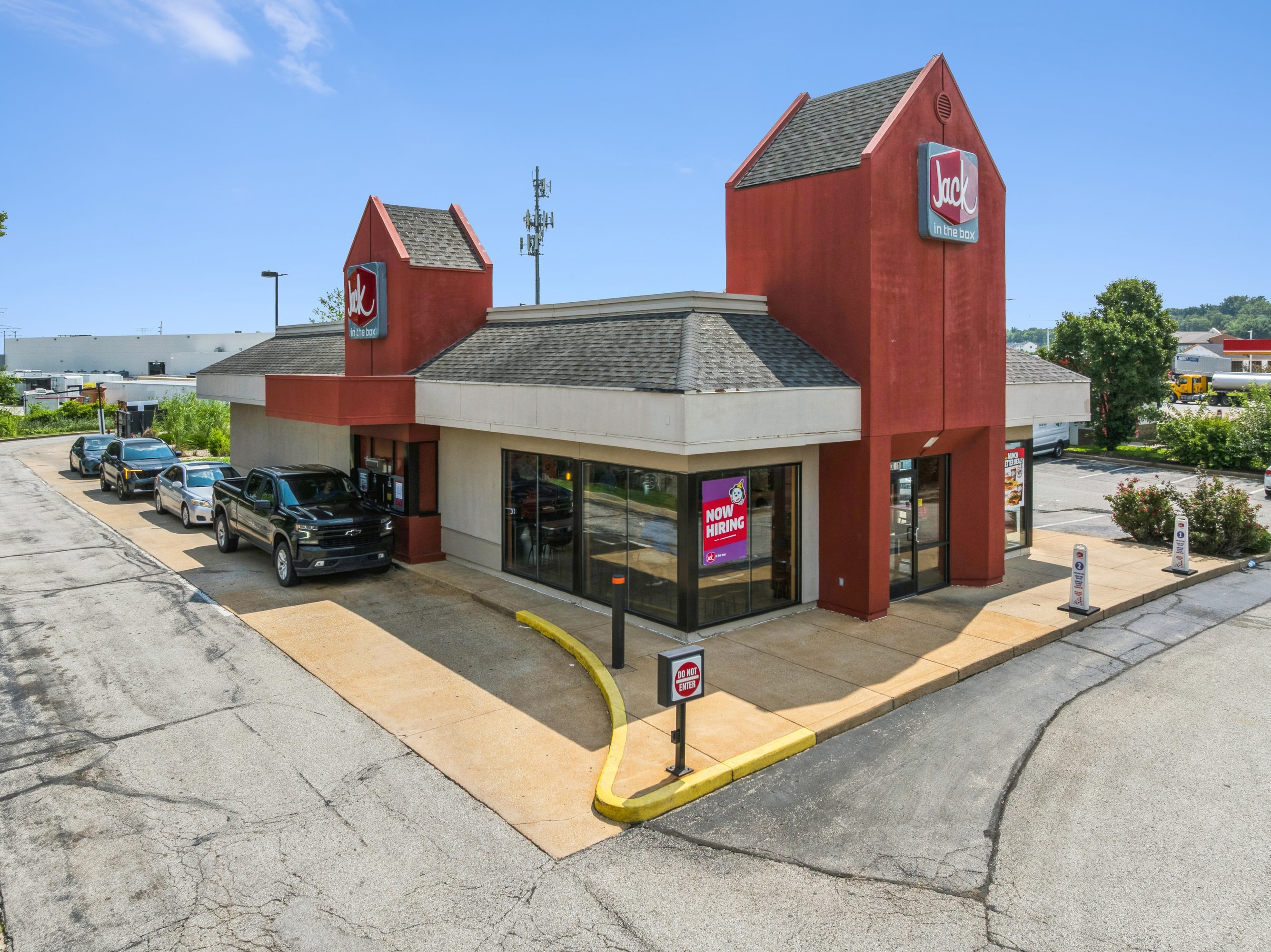 3710 Elm St, Saint Charles, MO 63301-4336
