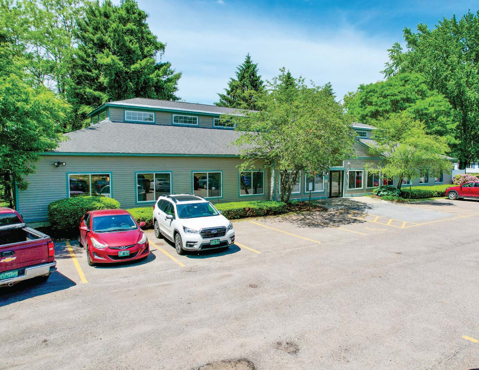 15 Pinecrest Dr, Essex Junction, VT 05452