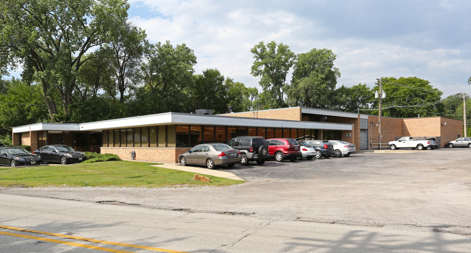 7050 N Lehigh Ave, Chicago, IL 60646