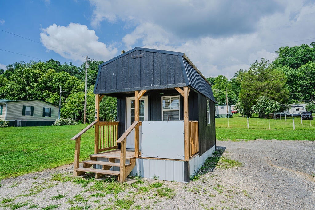 1019 Black Creek Rd, Clay City, KY 40312