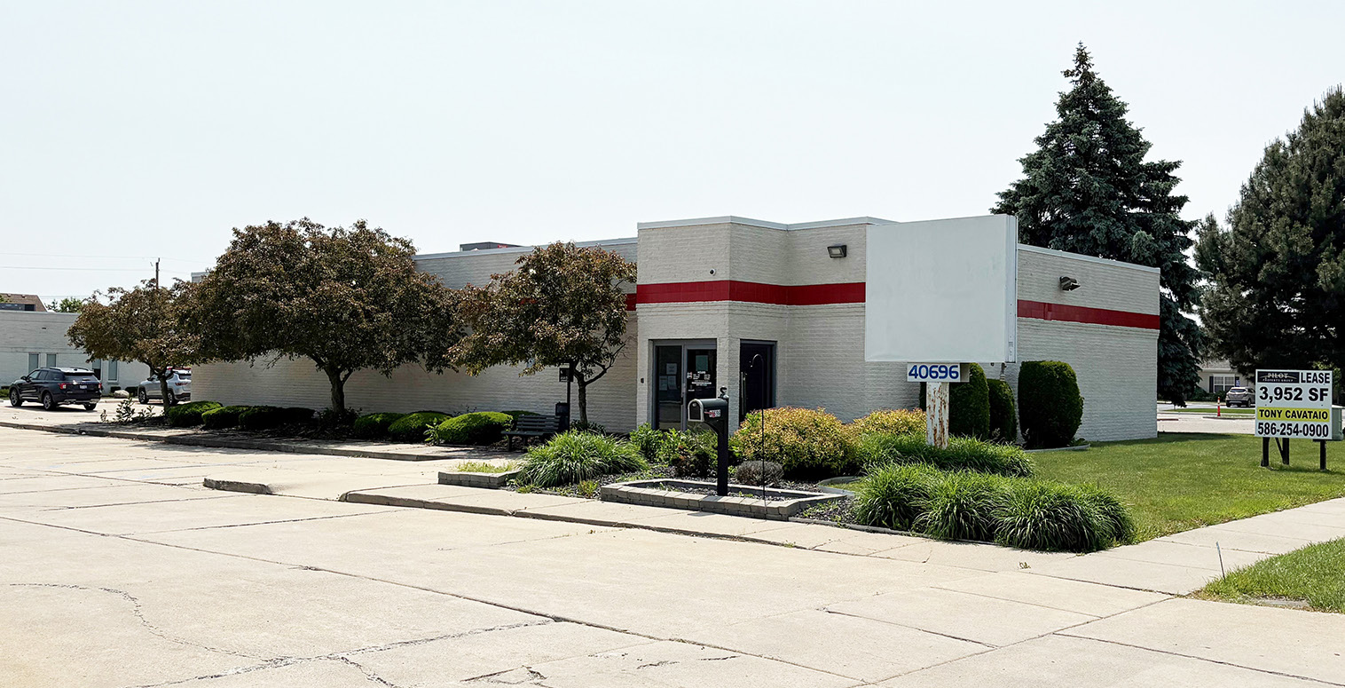 40696 Garfield Rd, Clinton Township, MI 48038