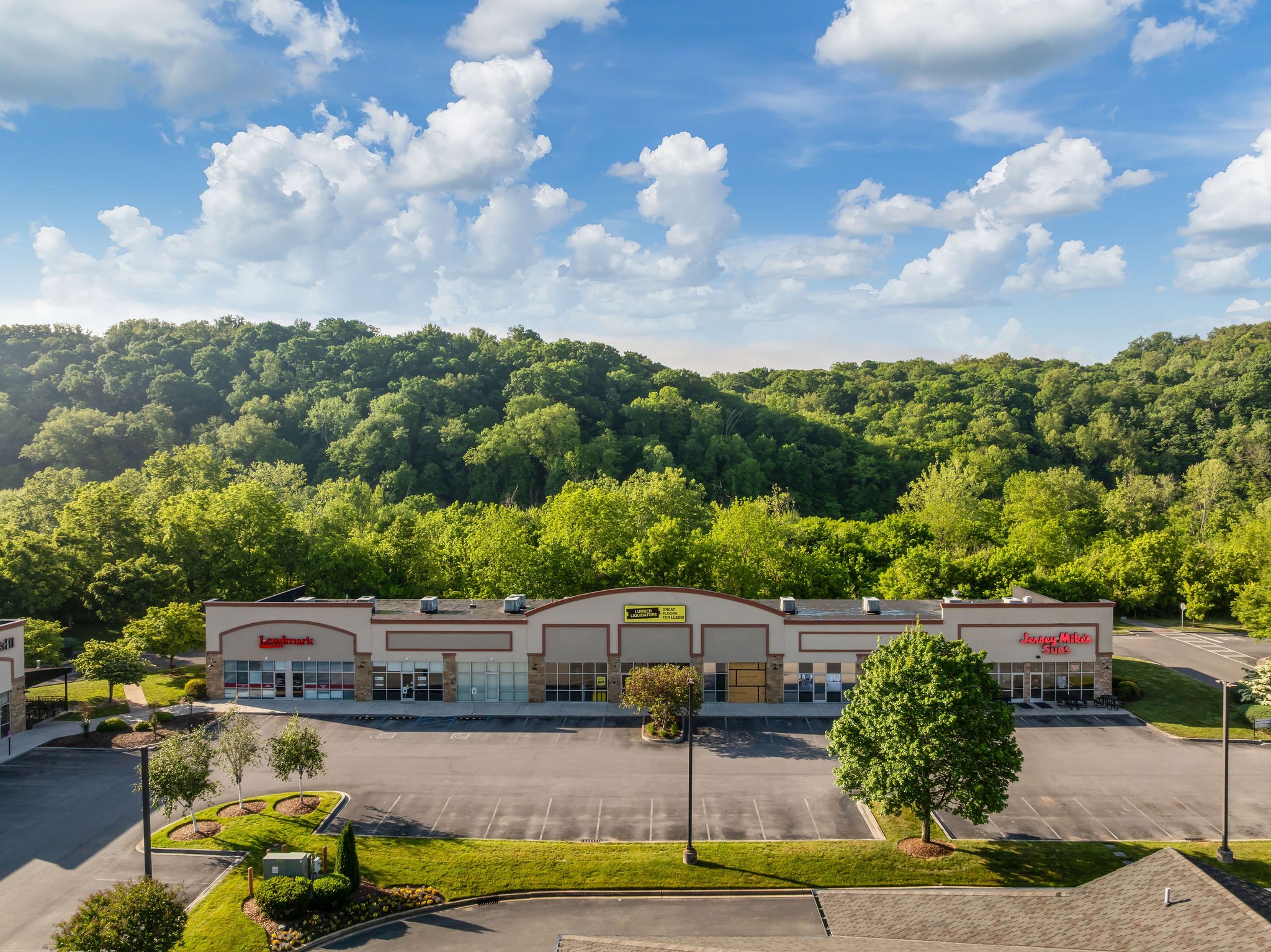 2637 East Stone Drive, Kingsport, TN 37660 For Sale | Crexi.com
