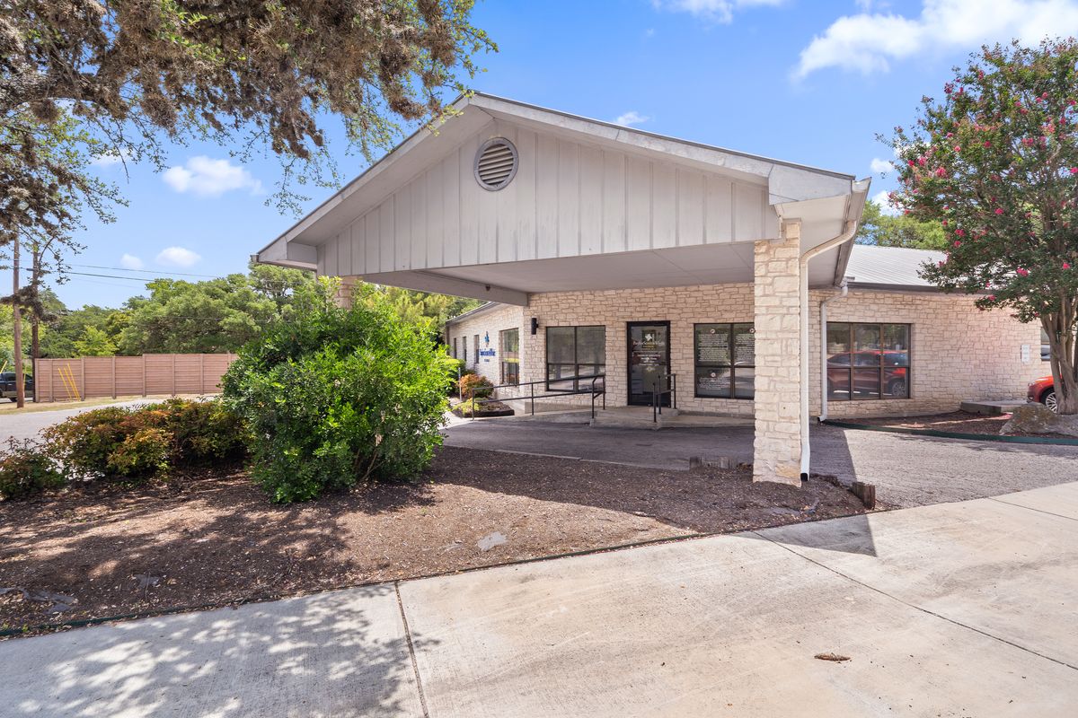 208 Haley Rd, Johnson City, TX 78636