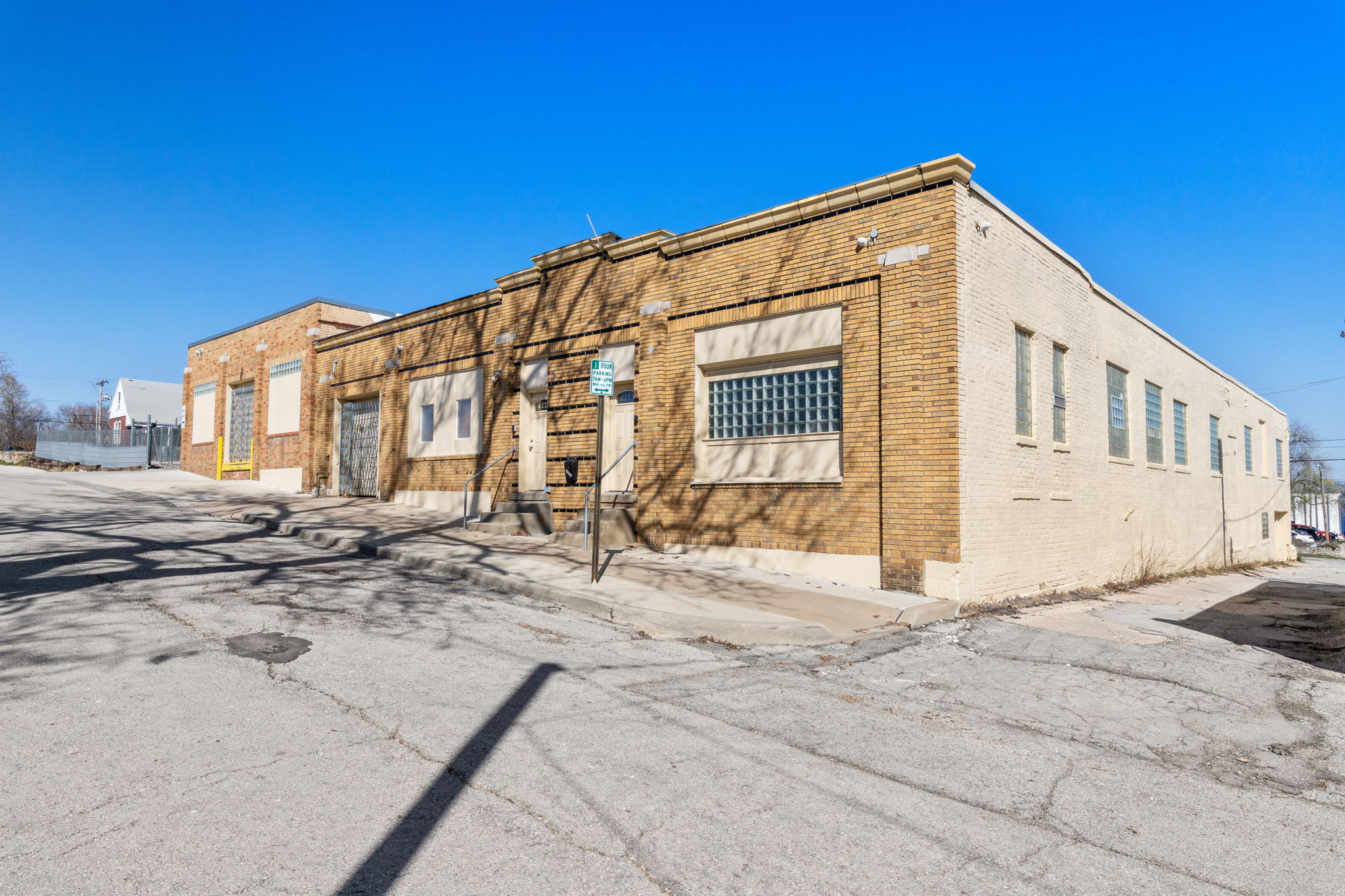 1425 Agnes Ave, Kansas City, MO 64120