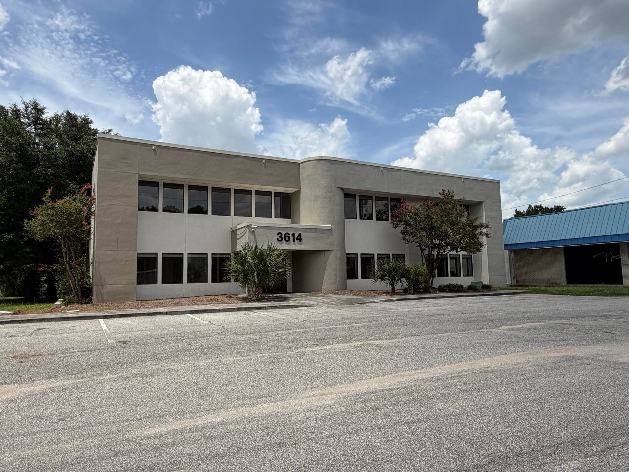 3614 Ashley Phosphate Rd, North Charleston, SC 29418